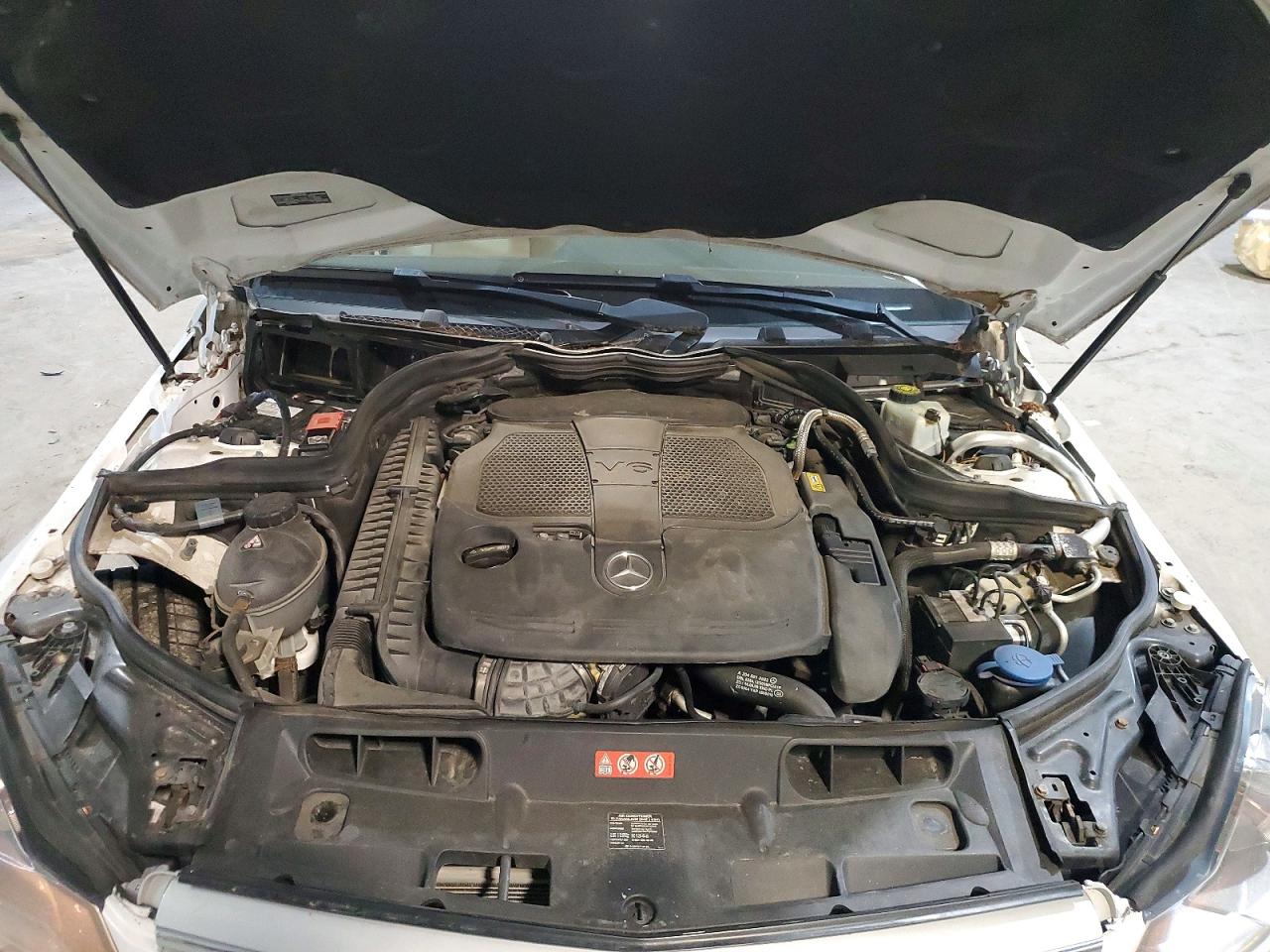 2013 Mercedes-benz C 300 4matic Белый vin: WDDGF8AB5DR281635