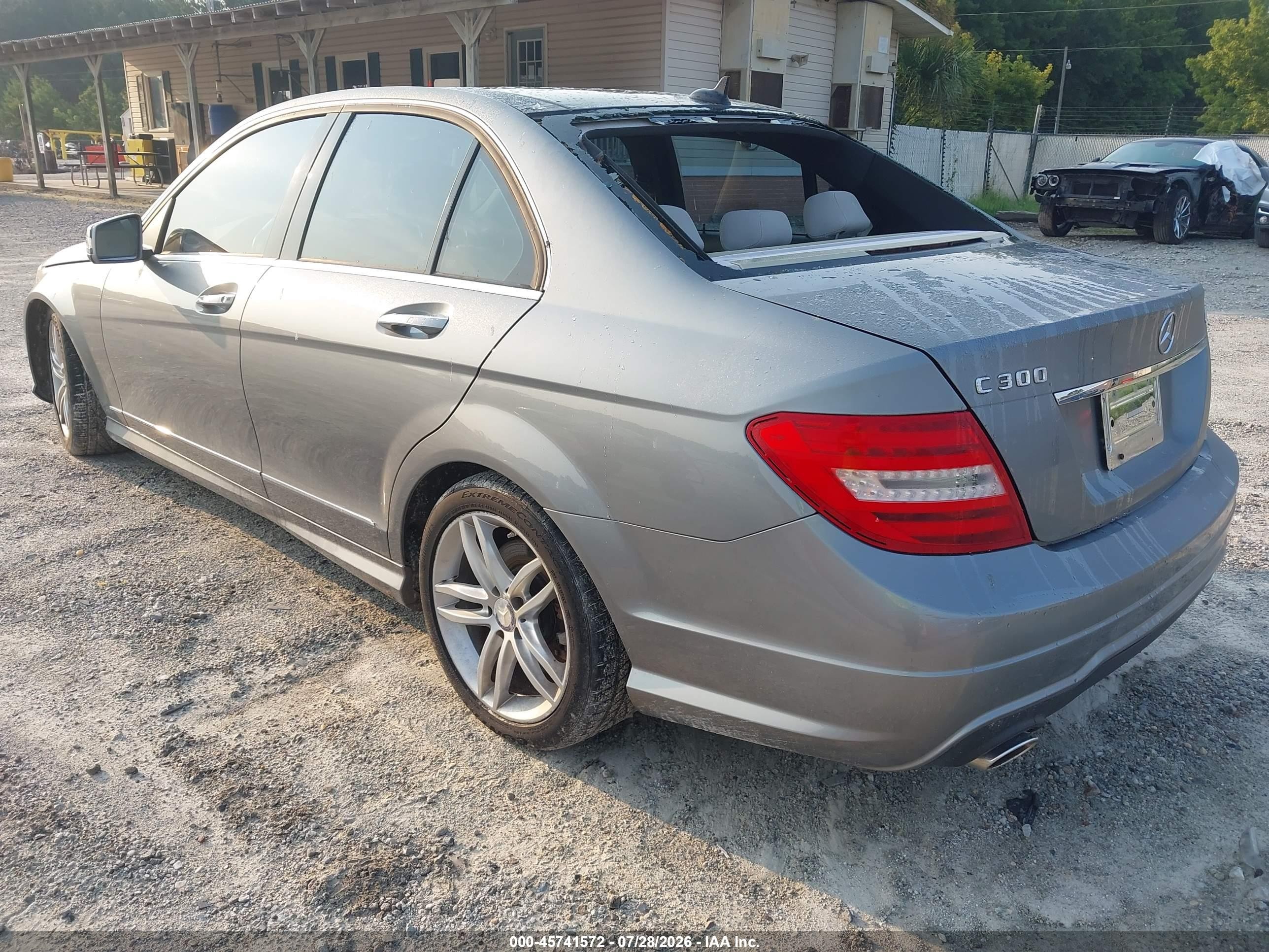2013 Mercedes-benz C 300 Sport 4matic Серый vin: WDDGF8AB5DR283840