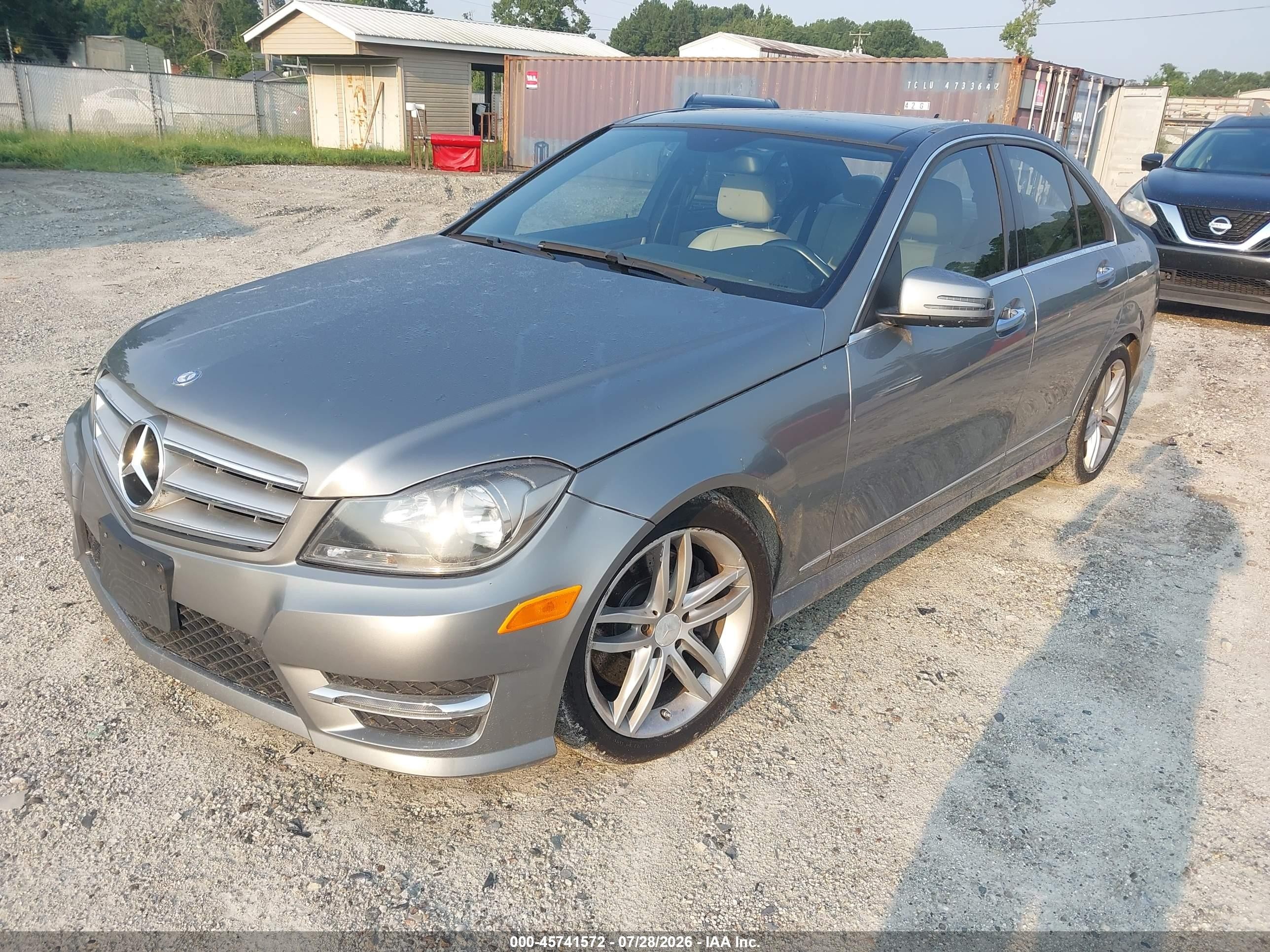 2013 Mercedes-benz C 300 Sport 4matic Серый vin: WDDGF8AB5DR283840