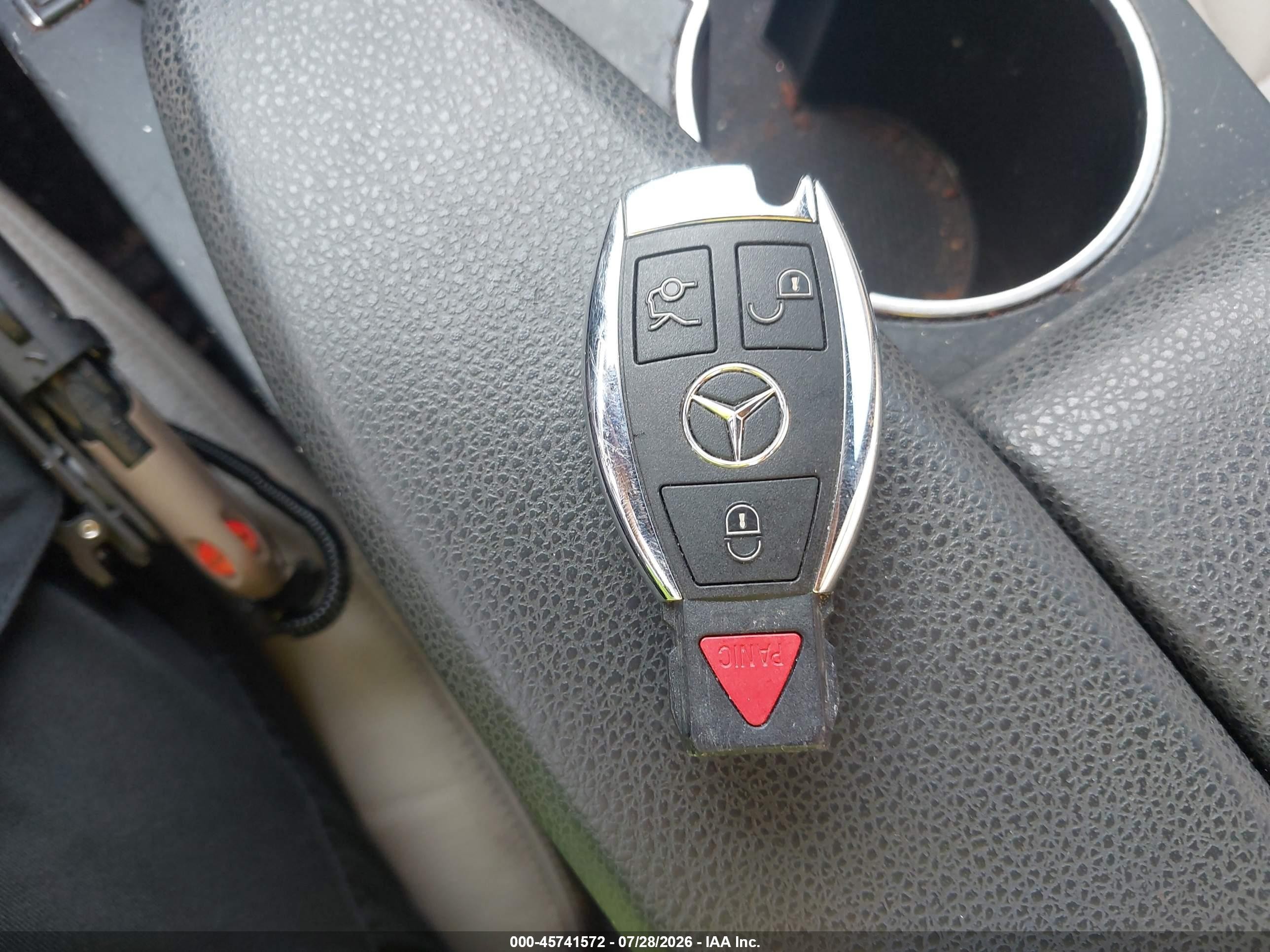 2013 Mercedes-benz C 300 Sport 4matic Серый vin: WDDGF8AB5DR283840