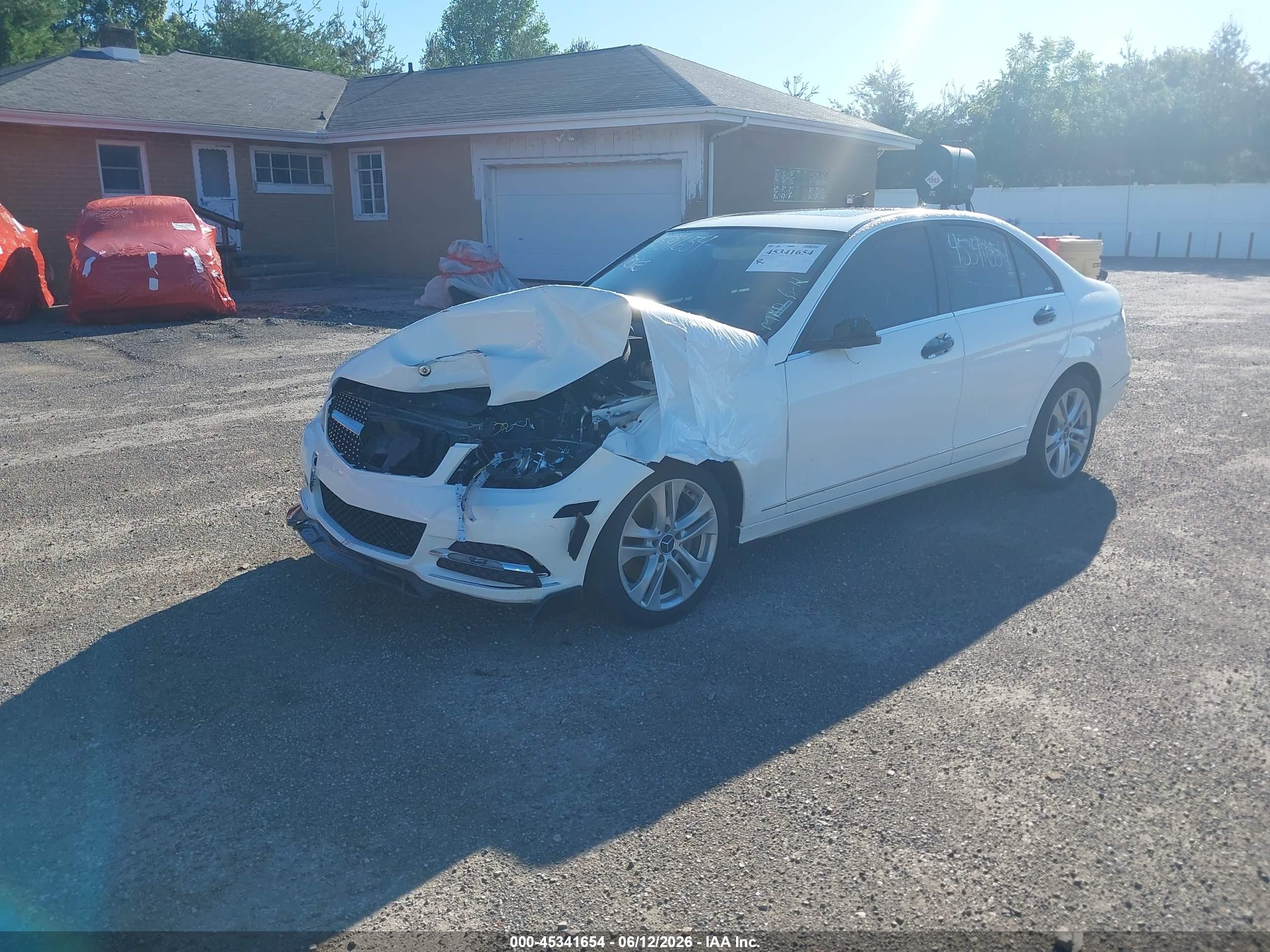 2013 Mercedes-benz C 300 Luxury 4matic White vin: WDDGF8AB5DR284356