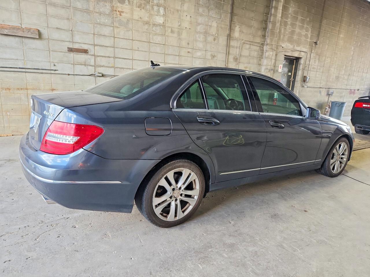 2013 Mercedes-benz C-class Charcoal vin: WDDGF8AB5DR288584