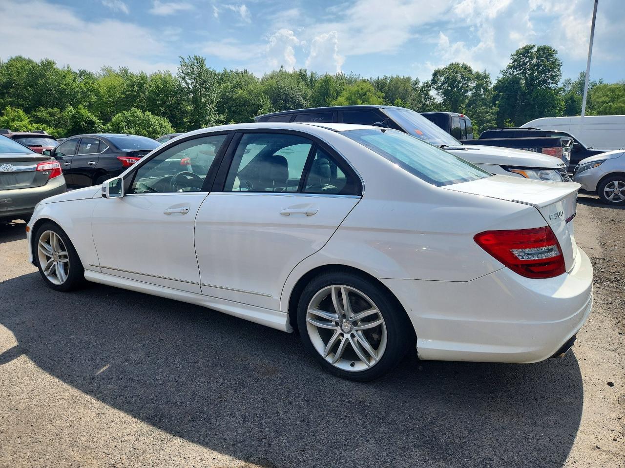 2014 Mercedes-benz C 300 4matic White vin: WDDGF8AB5EA932245