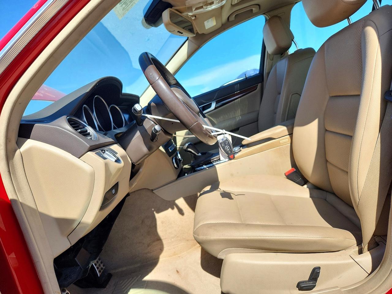 2014 Mercedes-benz C 300 4matic Красный vin: WDDGF8AB5EA936103