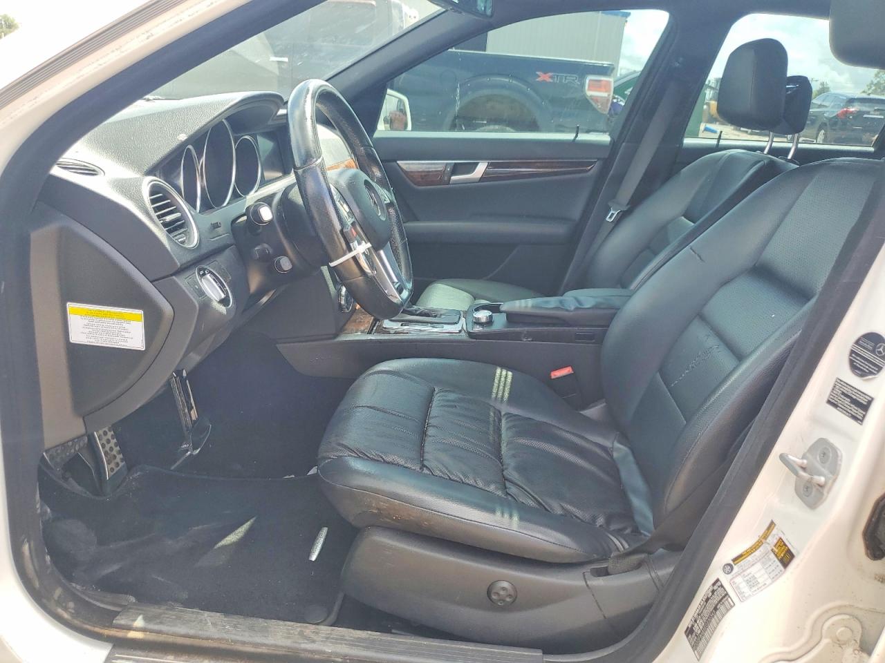 2014 Mercedes-benz C 300 4matic Белый vin: WDDGF8AB5EG230343