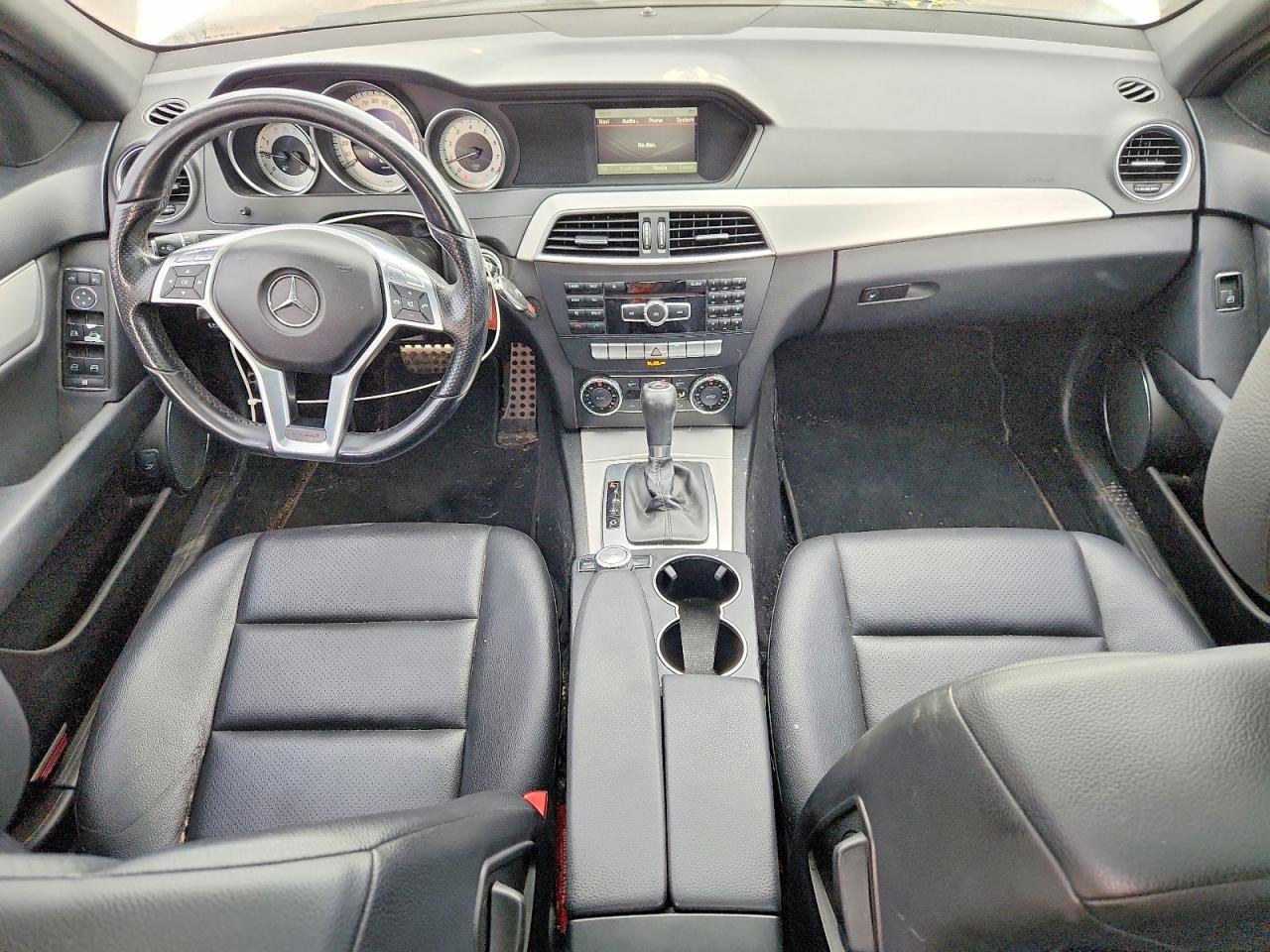 2014 Mercedes-benz C 300 4matic White vin: WDDGF8AB5ER304882