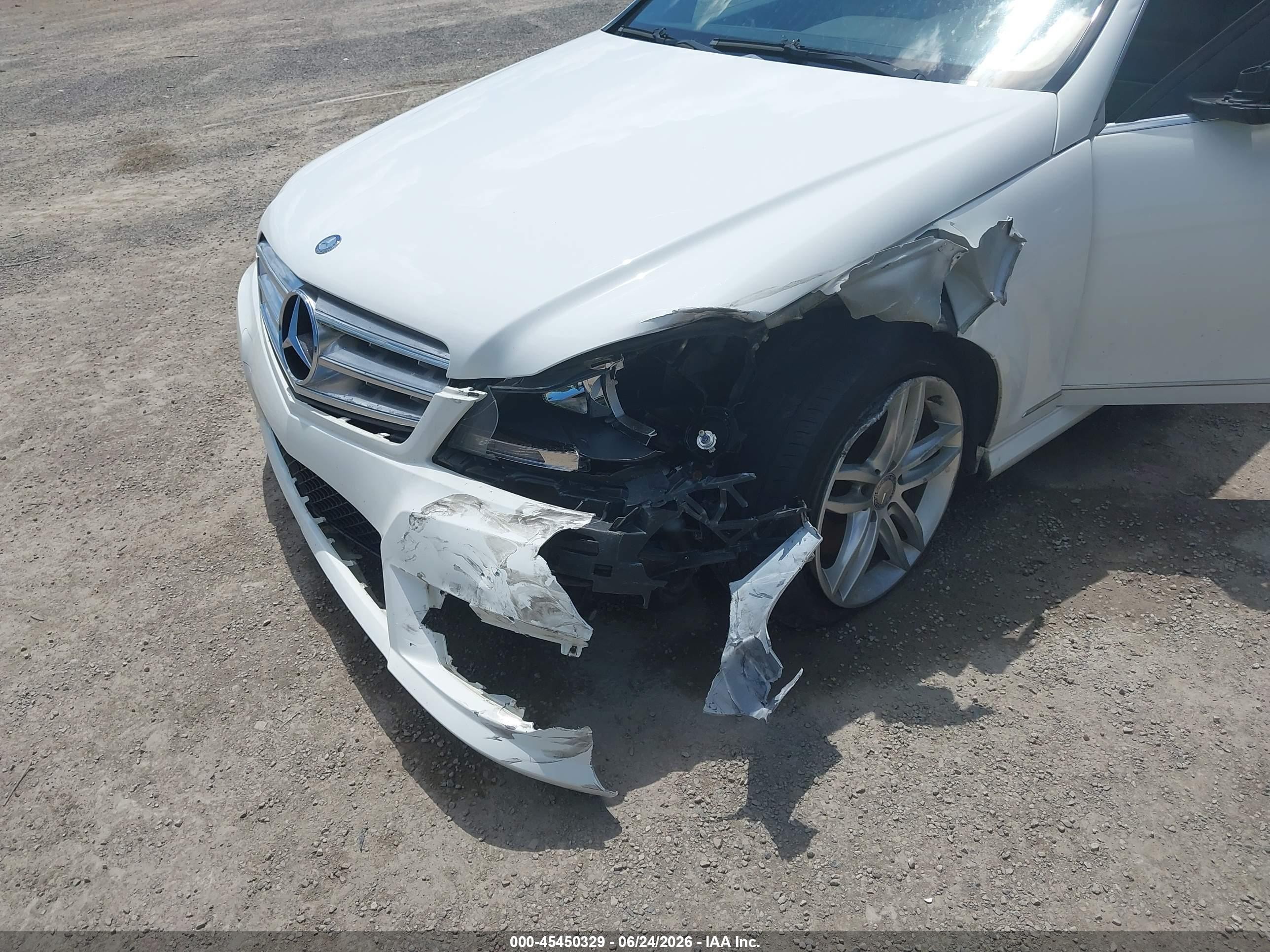 2013 Mercedes-benz C 300 Sport 4matic White vin: WDDGF8AB6DA774139