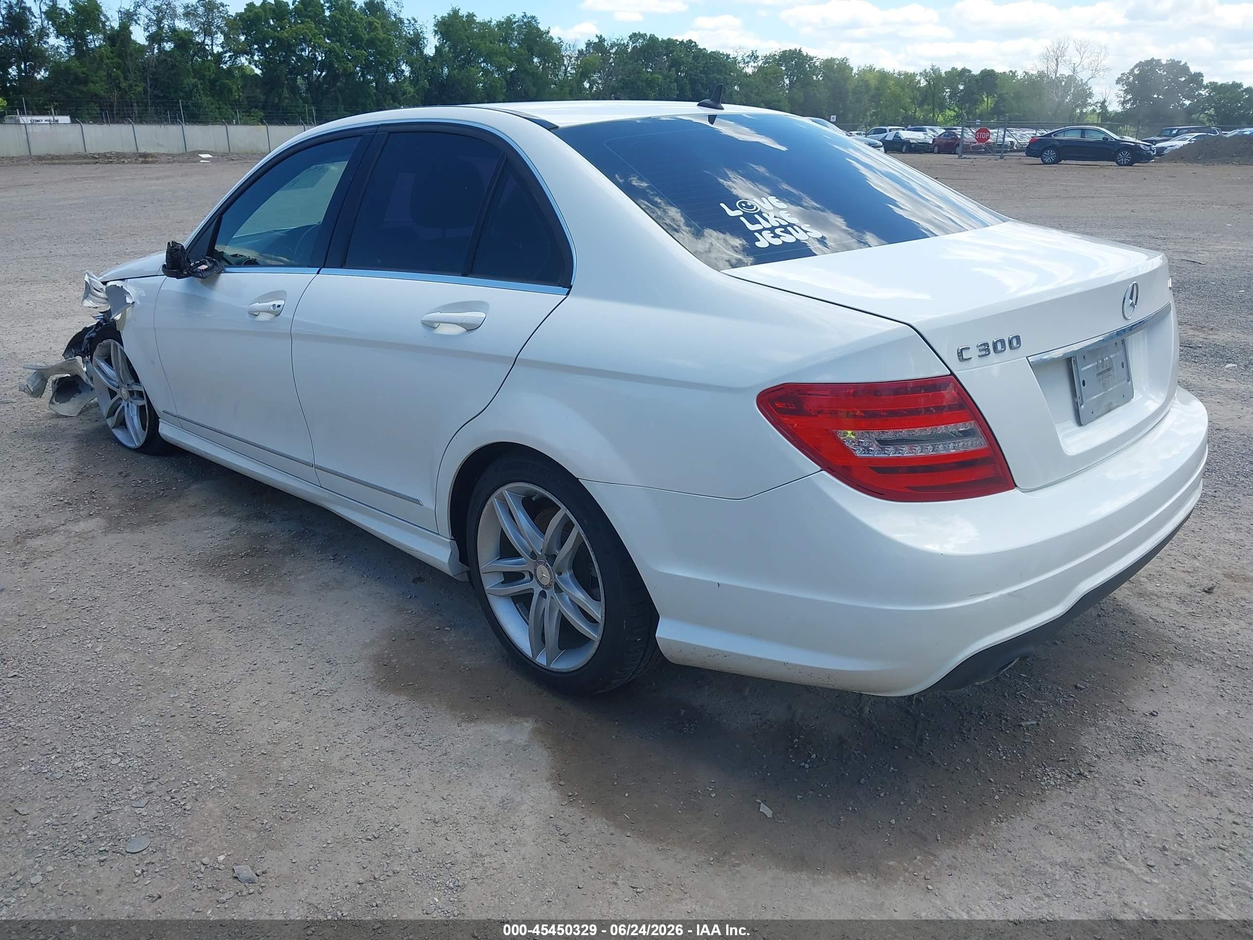 2013 Mercedes-benz C 300 Sport 4matic White vin: WDDGF8AB6DA774139