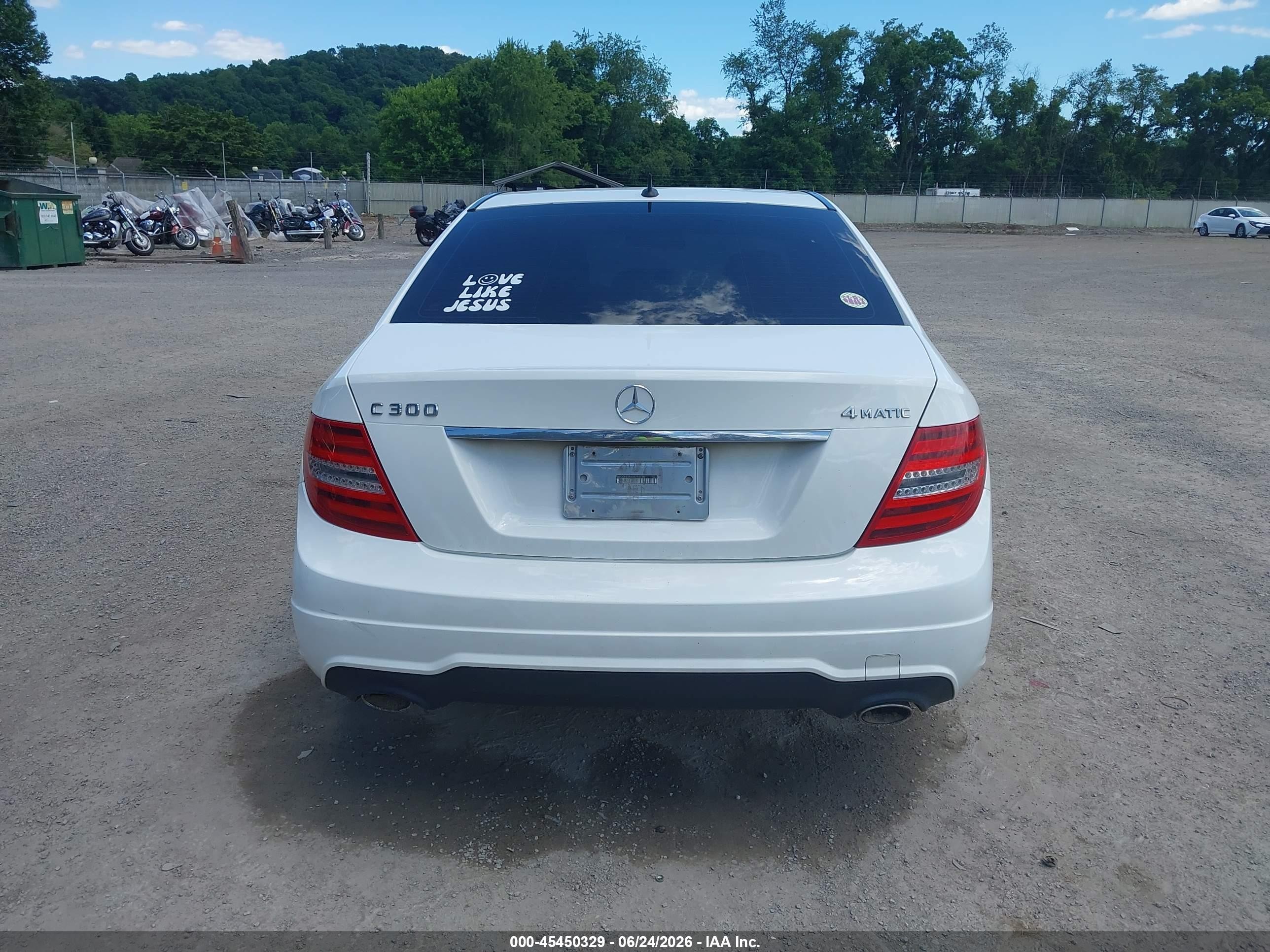 2013 Mercedes-benz C 300 Sport 4matic White vin: WDDGF8AB6DA774139