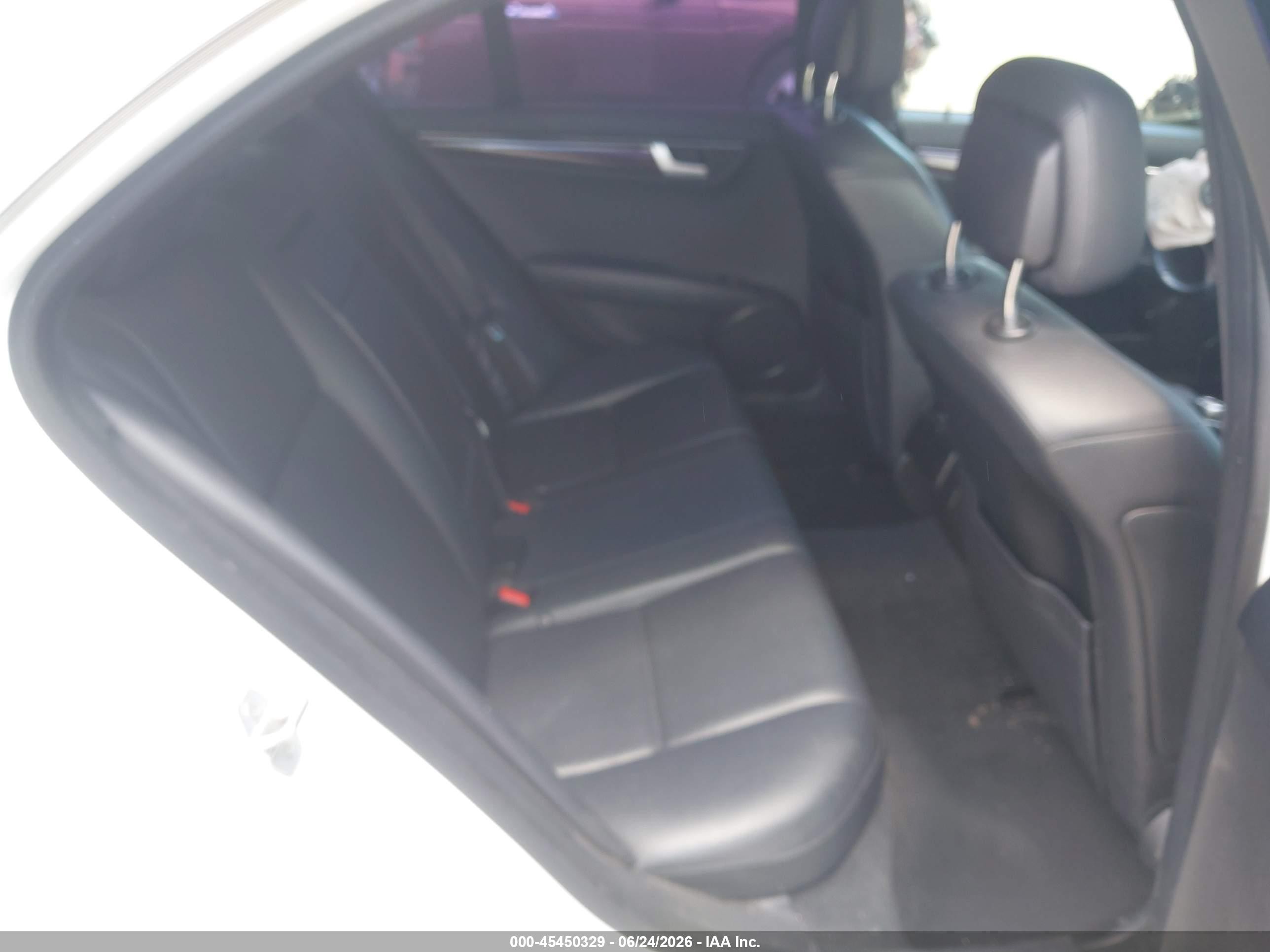 2013 Mercedes-benz C 300 Sport 4matic White vin: WDDGF8AB6DA774139