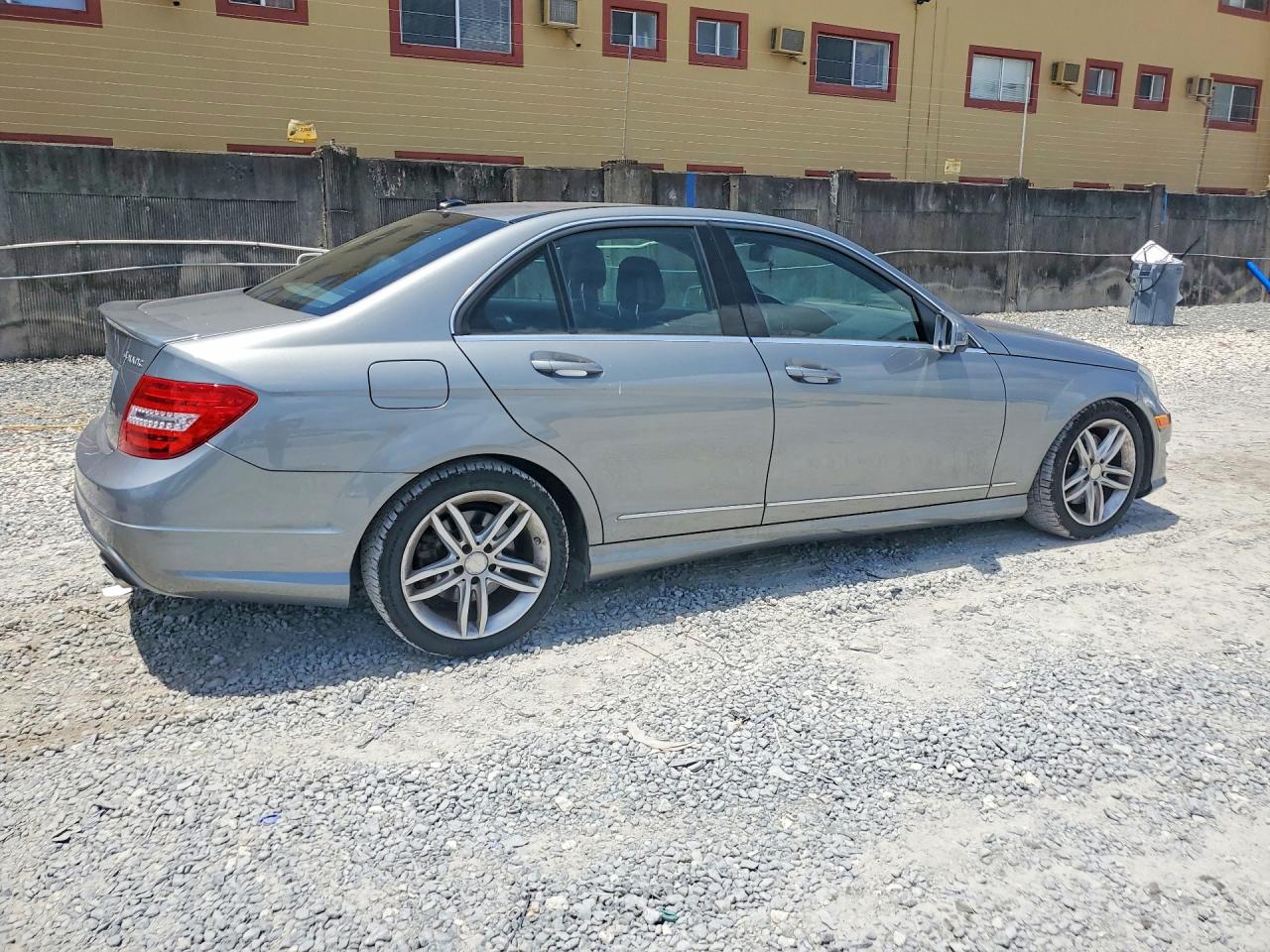 2013 Mercedes-benz C 300 4matic Gray vin: WDDGF8AB6DA812274