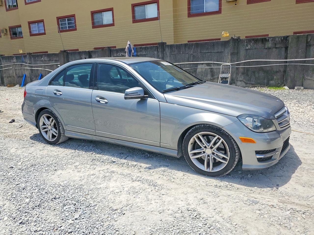 2013 Mercedes-benz C 300 4matic Gray vin: WDDGF8AB6DA812274