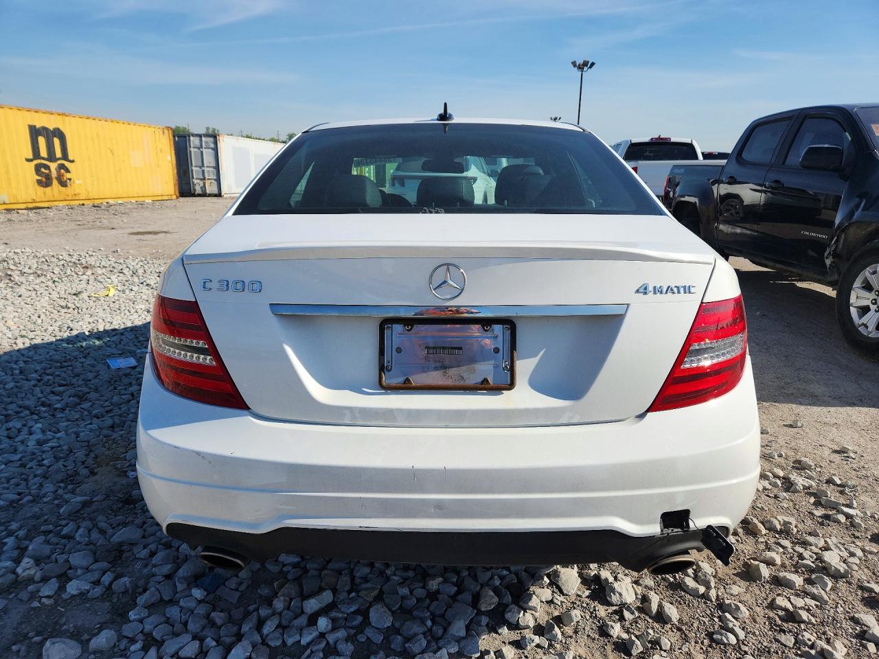 2013 Mercedes-benz C 300 4matic White vin: WDDGF8AB6DG118858
