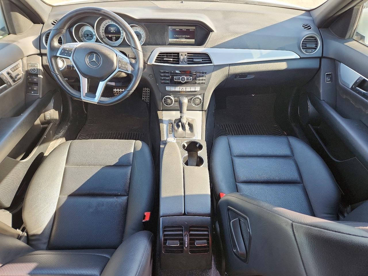 2013 Mercedes-benz C 300 4matic White vin: WDDGF8AB6DG118858