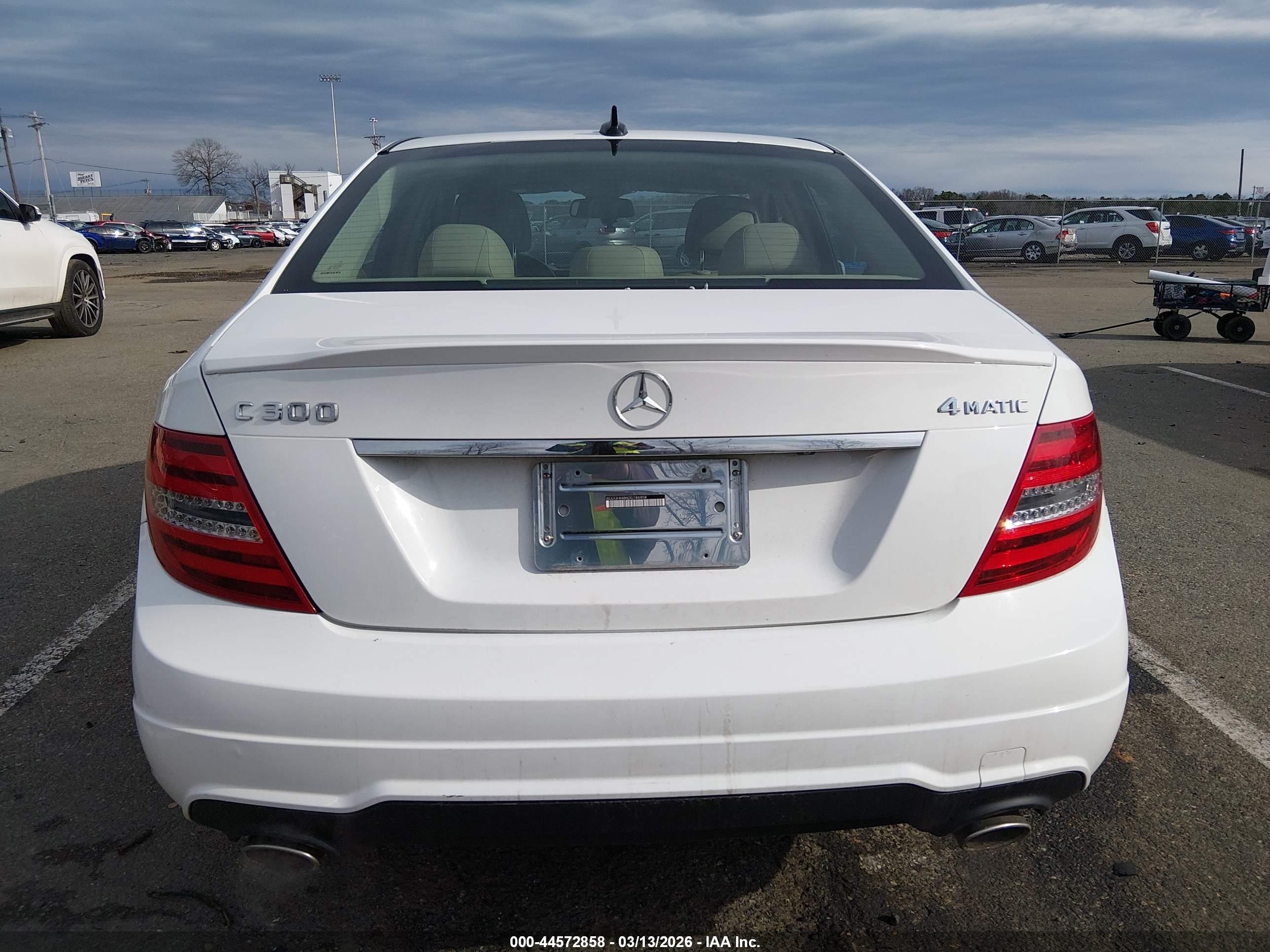 2013 Mercedes-benz C 300 Sport 4matic White vin: WDDGF8AB6DG146904