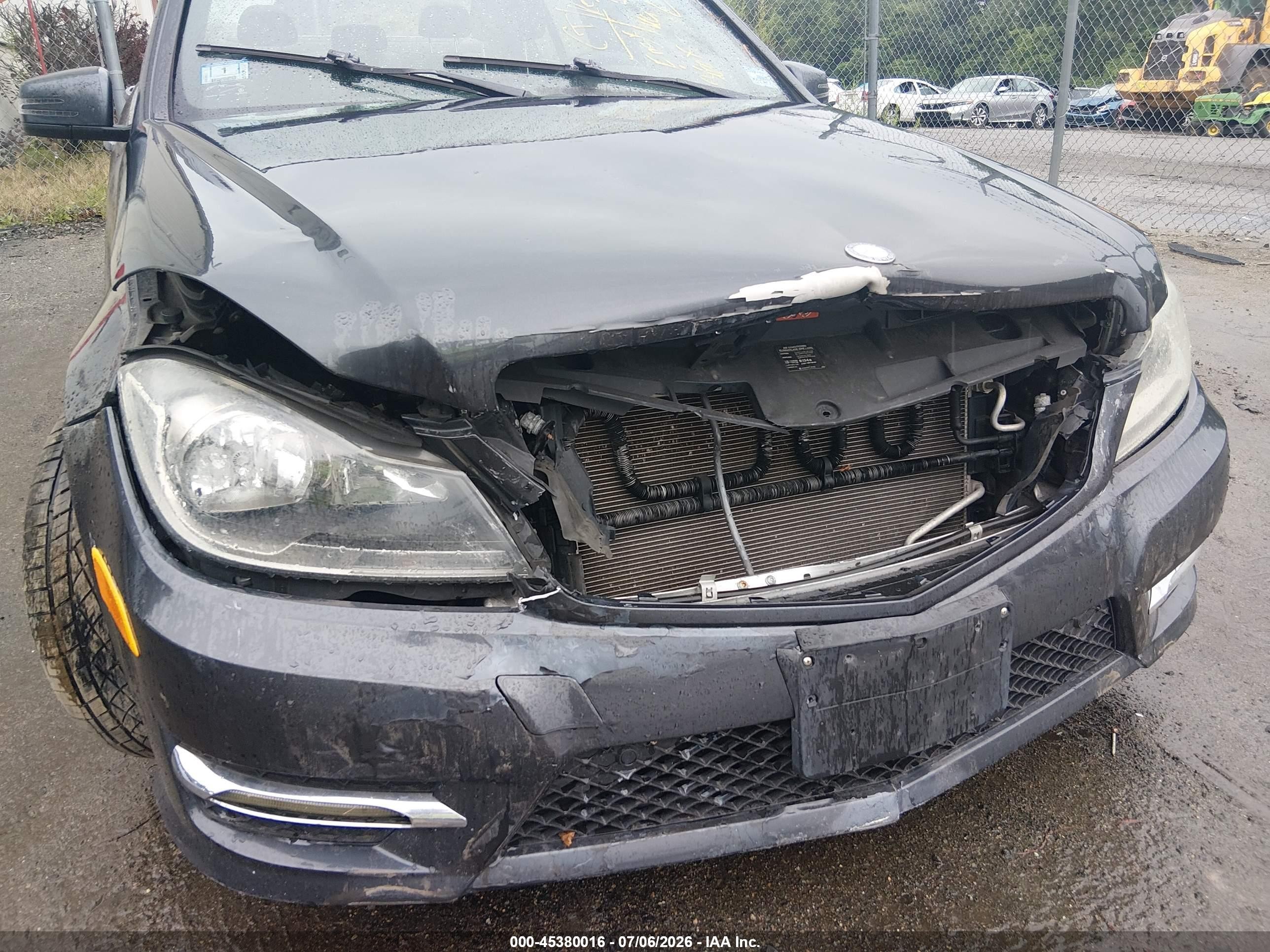 2013 Mercedes-benz C 300 Sport 4matic Gray vin: WDDGF8AB6DR252306