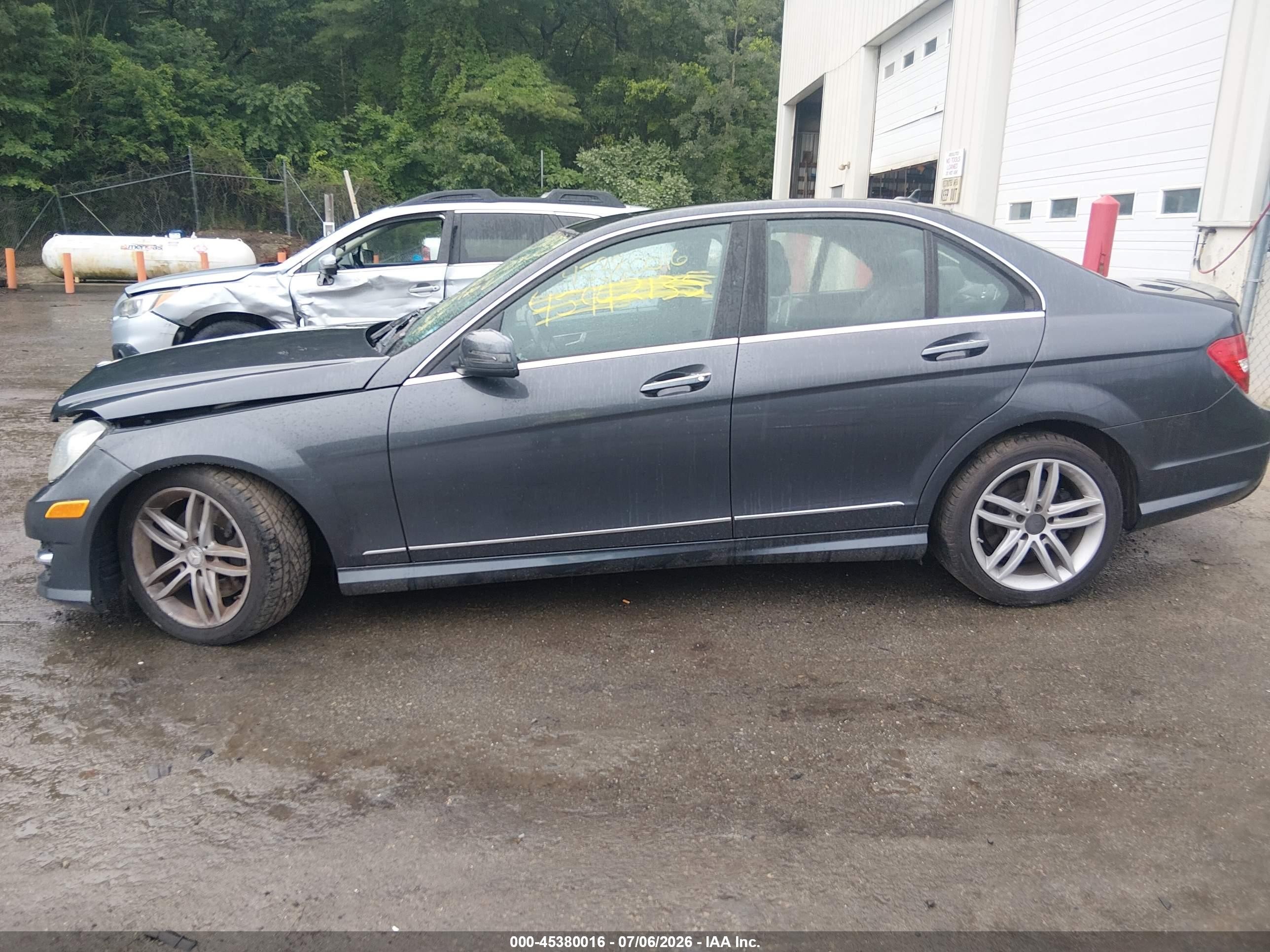 2013 Mercedes-benz C 300 Sport 4matic Gray vin: WDDGF8AB6DR252306