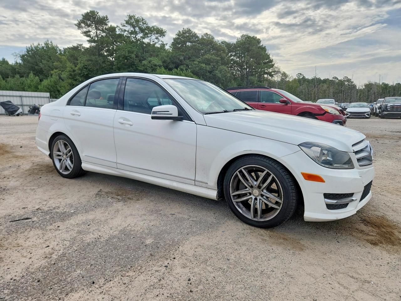 2013 Mercedes-benz C 300 4matic White vin: WDDGF8AB6DR271678
