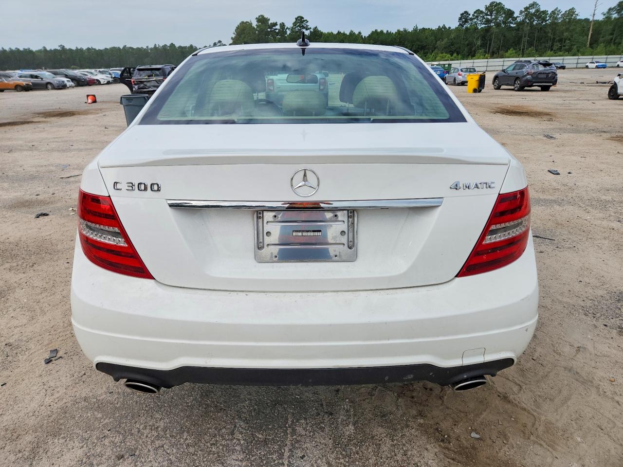 2013 Mercedes-benz C 300 4matic White vin: WDDGF8AB6DR271678
