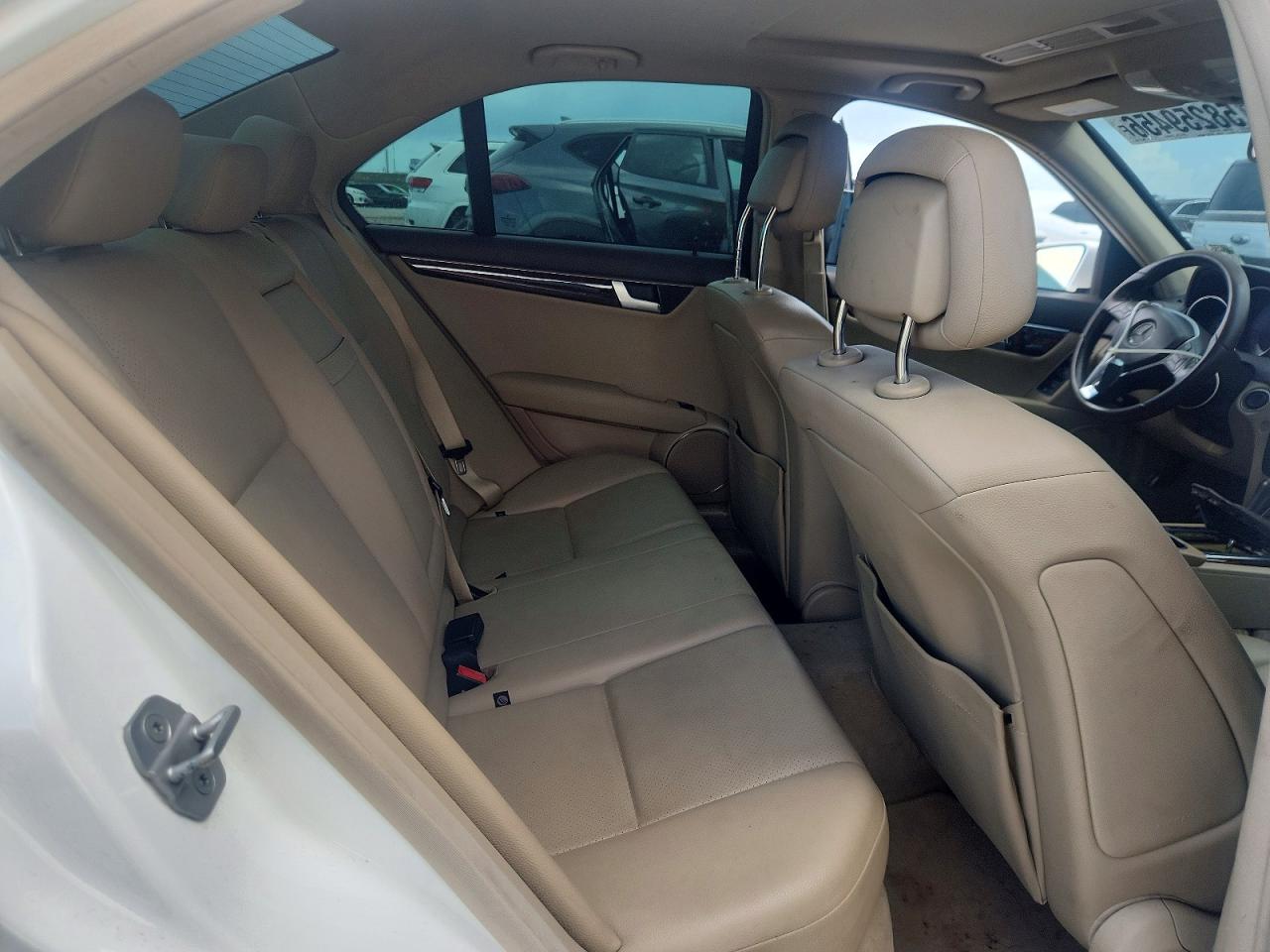 2013 Mercedes-benz C 300 4matic White vin: WDDGF8AB6DR278100