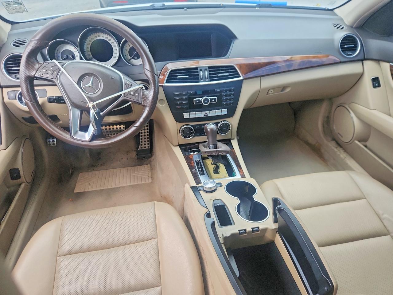 2013 Mercedes-benz C 300 4matic White vin: WDDGF8AB6DR278100