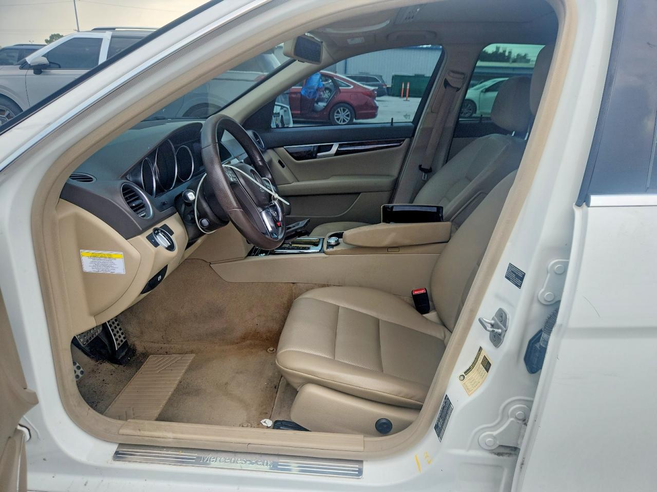 2013 Mercedes-benz C 300 4matic White vin: WDDGF8AB6DR278100