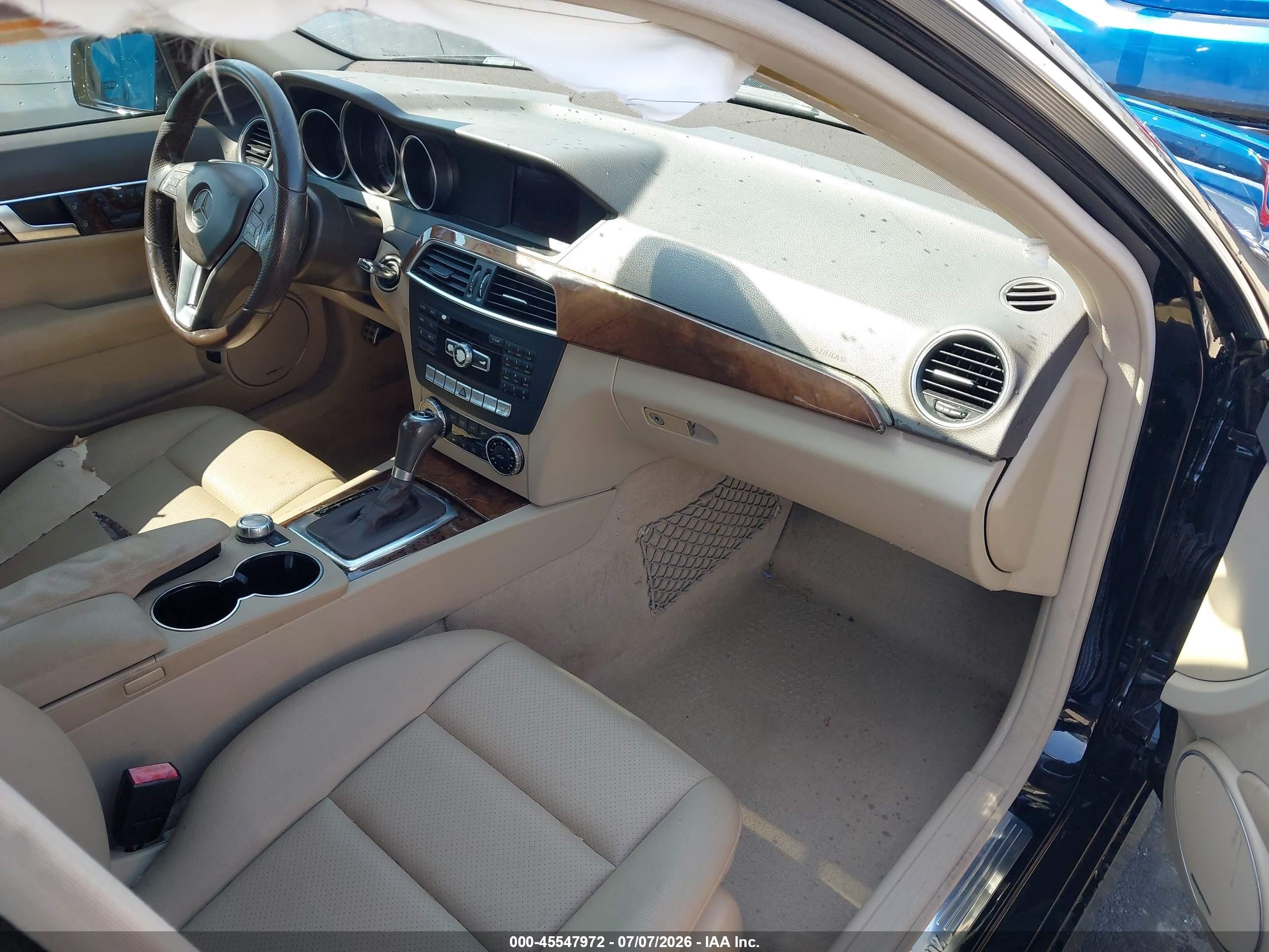 2013 Mercedes-benz C 300 Luxury 4matic/sport 4matic White vin: WDDGF8AB6DR285256