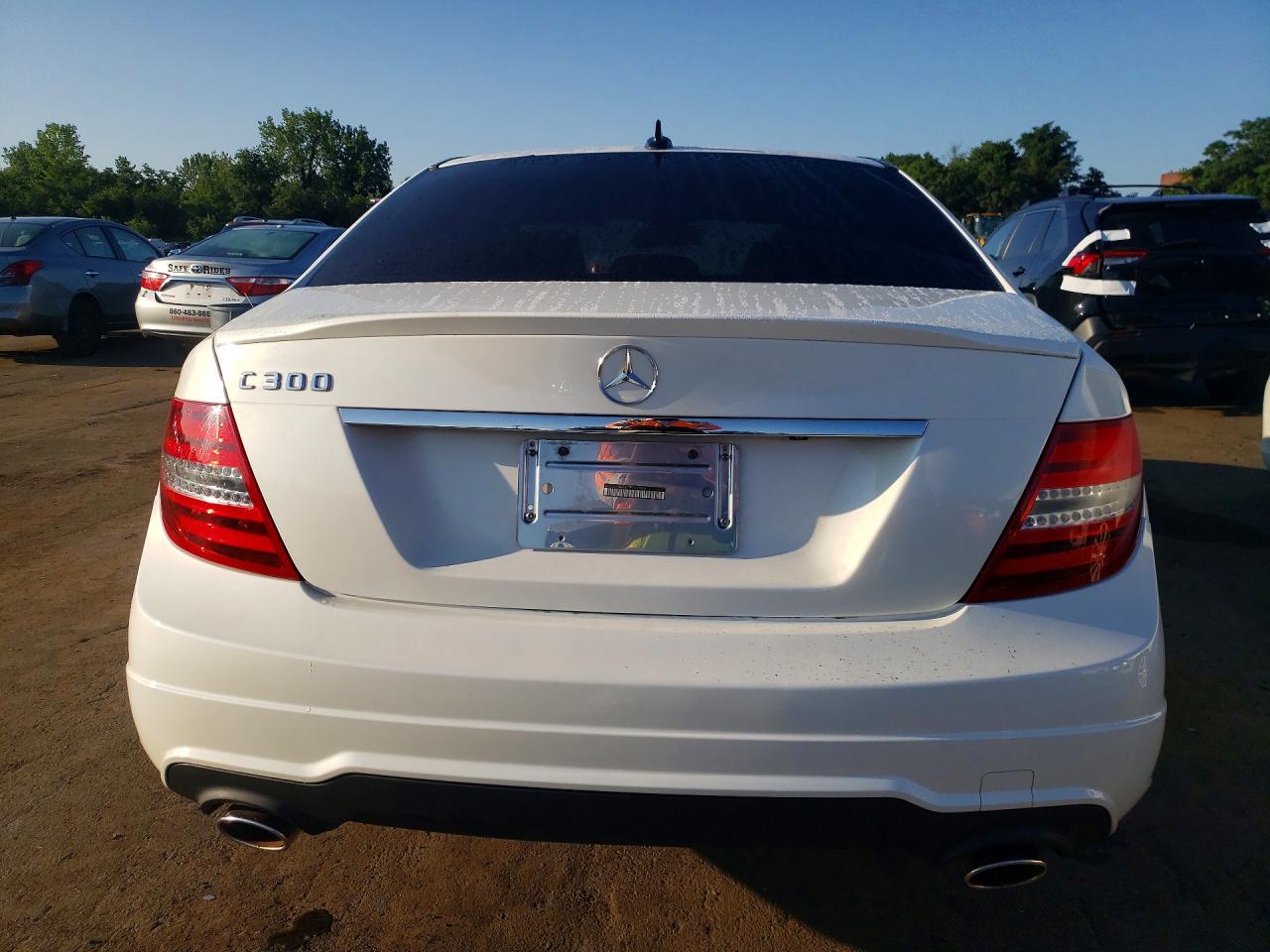 2013 Mercedes-benz C 300 4matic White vin: WDDGF8AB6DR287945