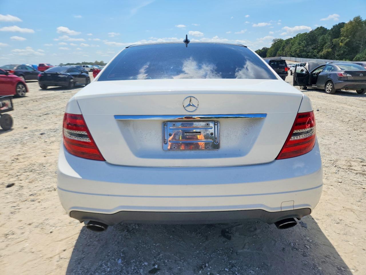 2013 Mercedes-benz C 300 4matic White vin: WDDGF8AB6DR288965