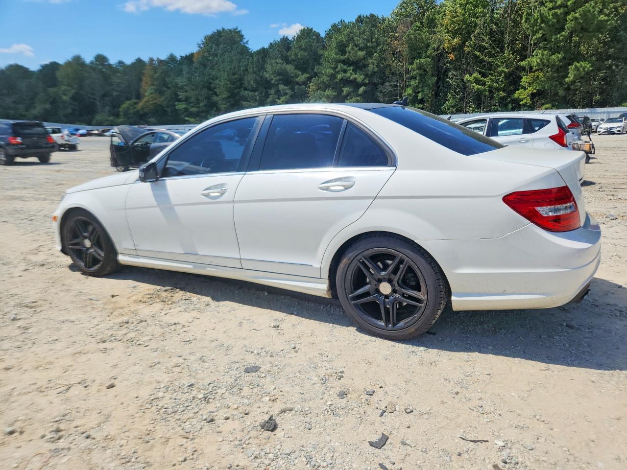 2013 Mercedes-benz C 300 4matic White vin: WDDGF8AB6DR288965
