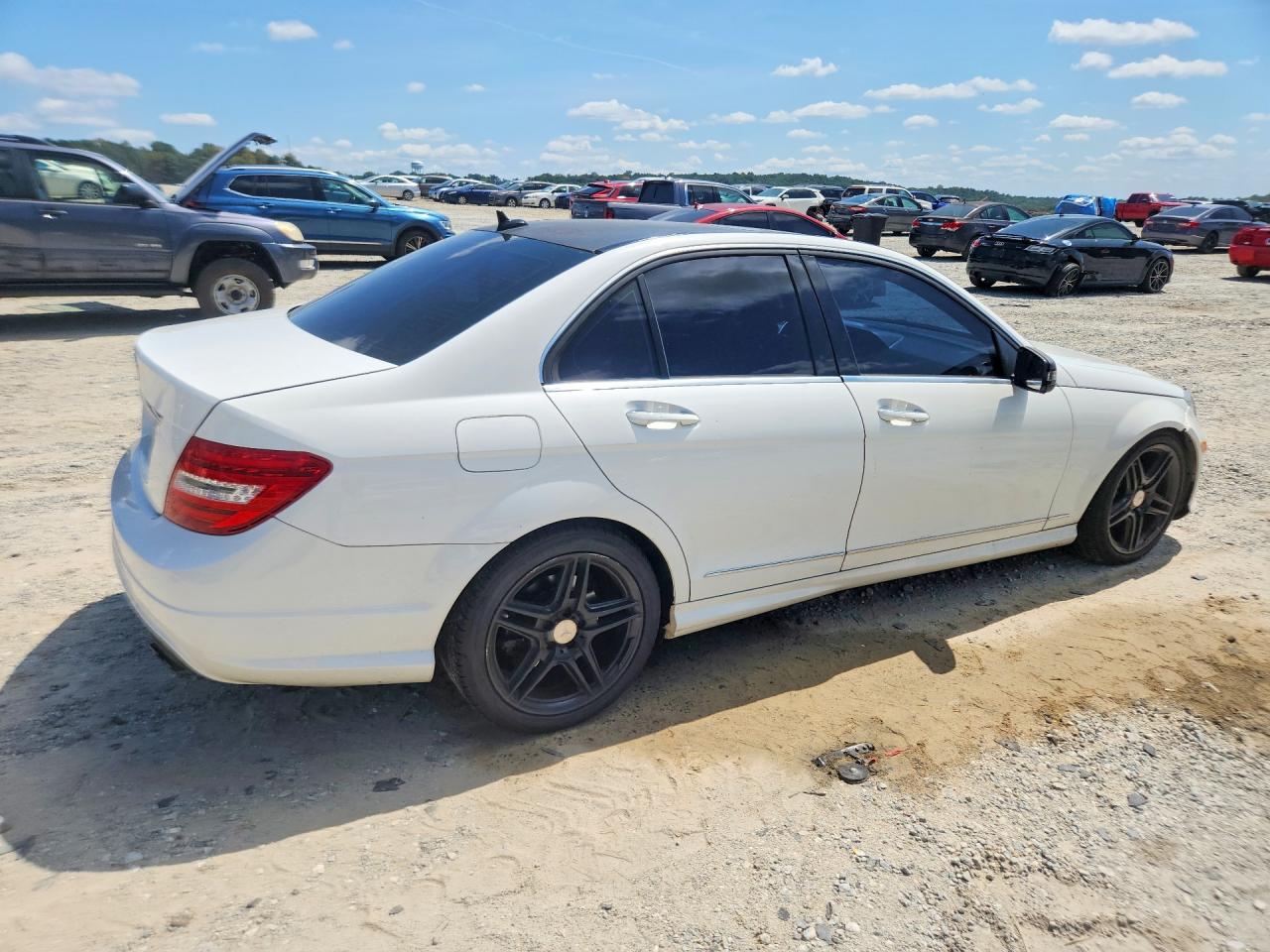 2013 Mercedes-benz C 300 4matic White vin: WDDGF8AB6DR288965