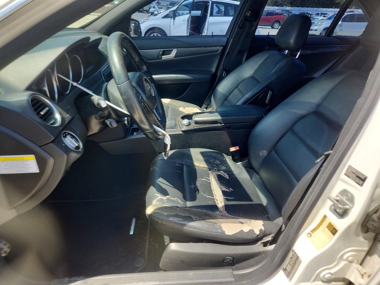 2013 Mercedes-benz C 300 4matic White vin: WDDGF8AB6DR288965