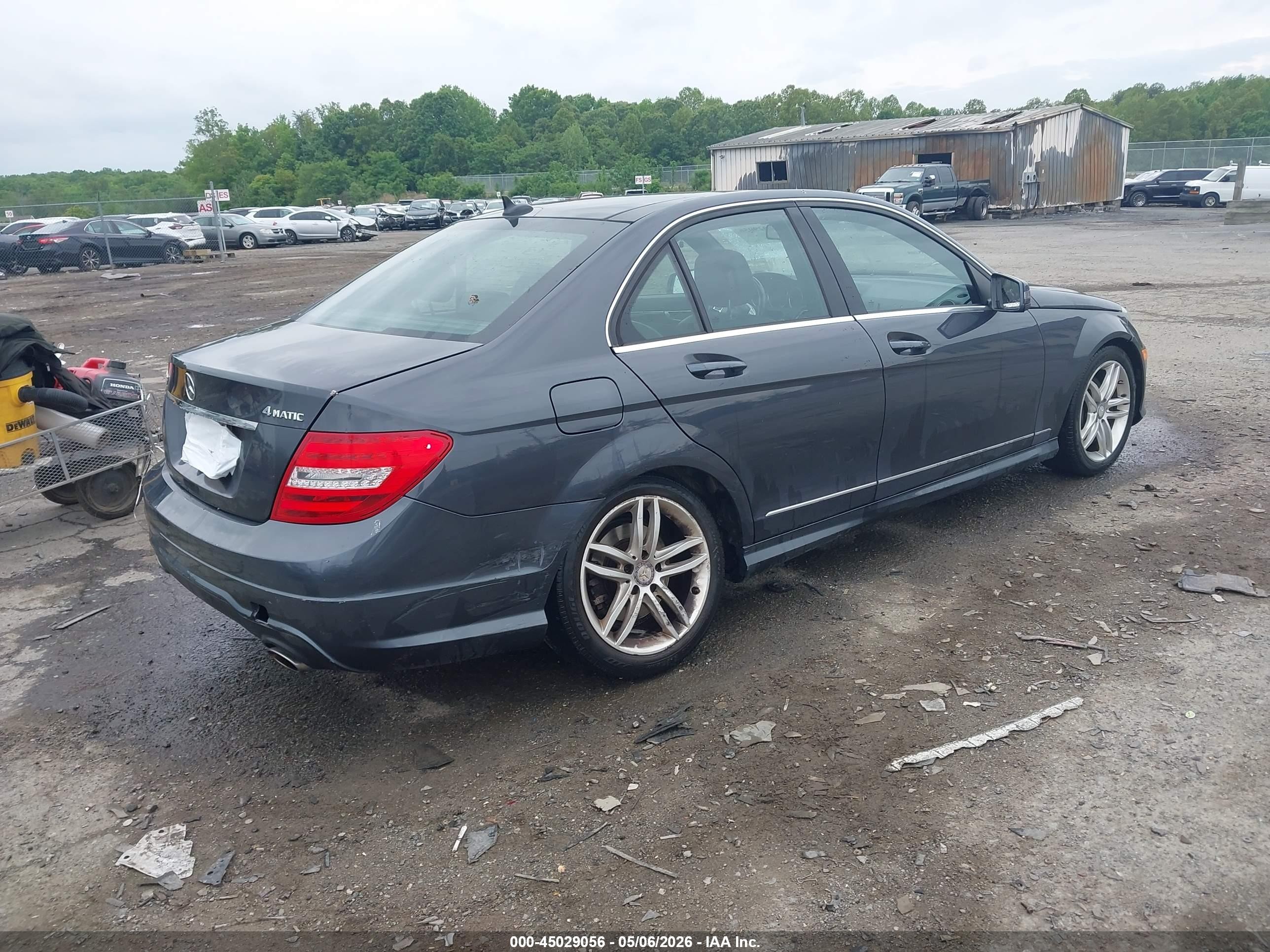 2013 Mercedes-benz C 300 Sport 4matic Синий vin: WDDGF8AB6DR296709