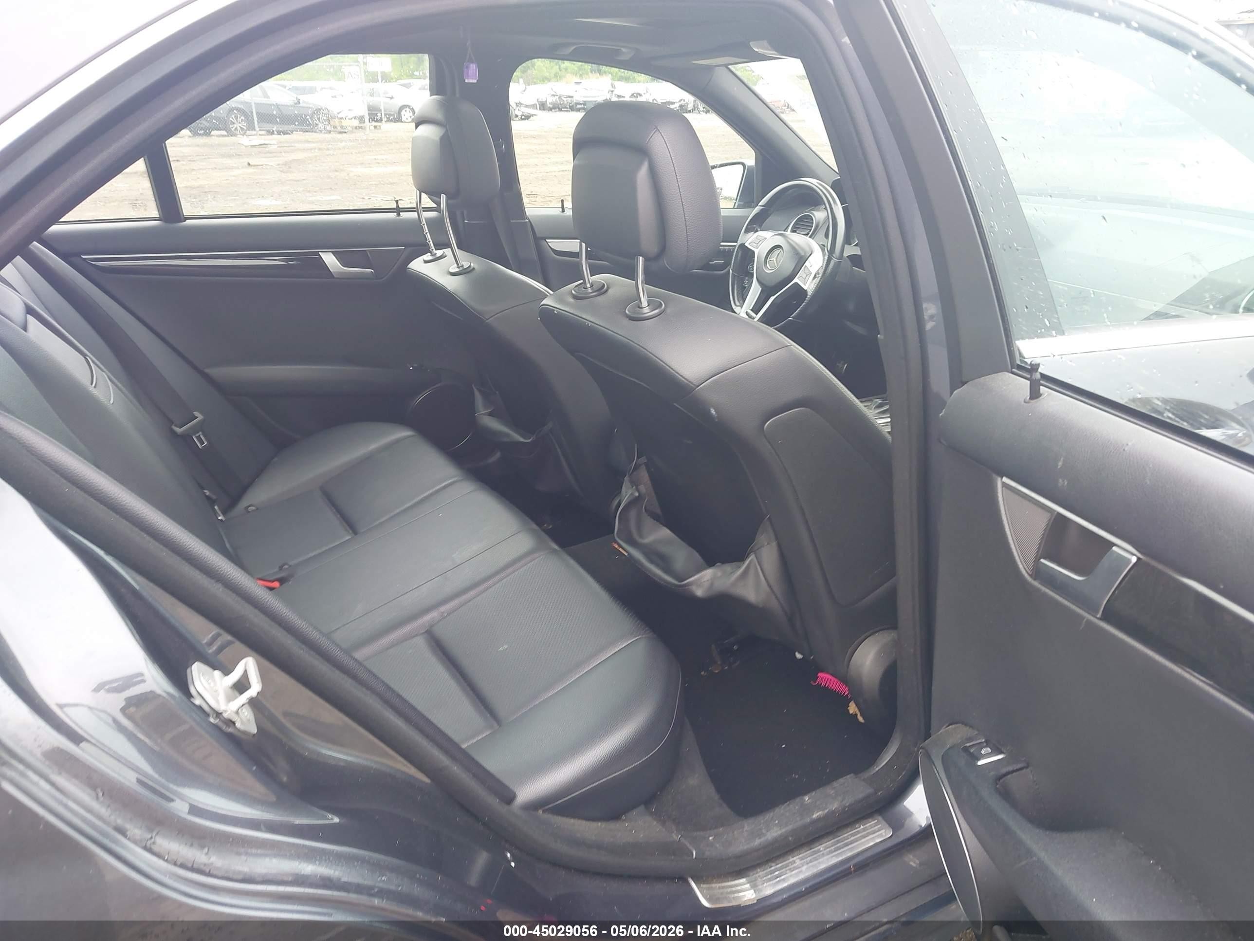 2013 Mercedes-benz C 300 Sport 4matic Синий vin: WDDGF8AB6DR296709
