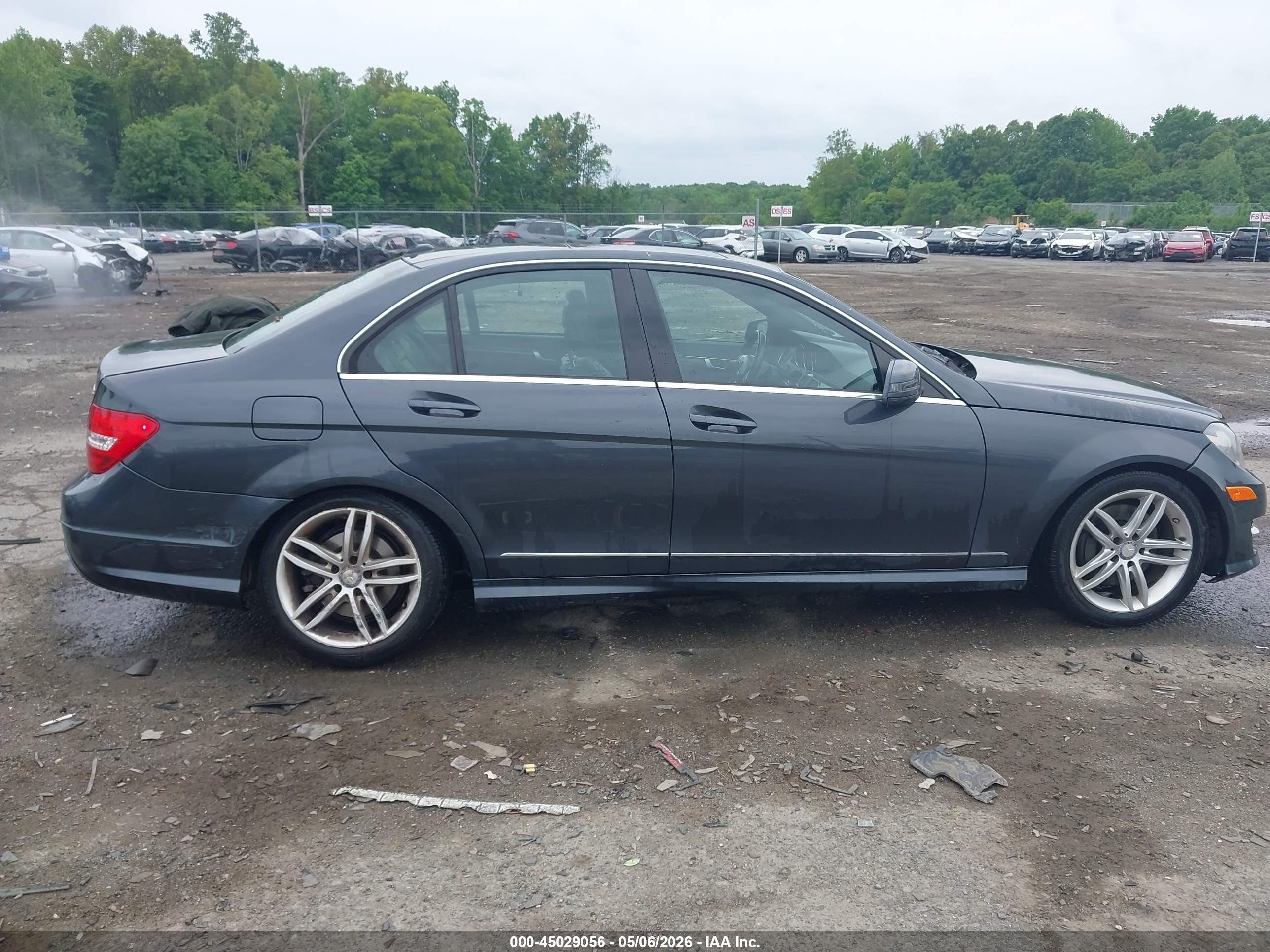 2013 Mercedes-benz C 300 Sport 4matic Синий vin: WDDGF8AB6DR296709