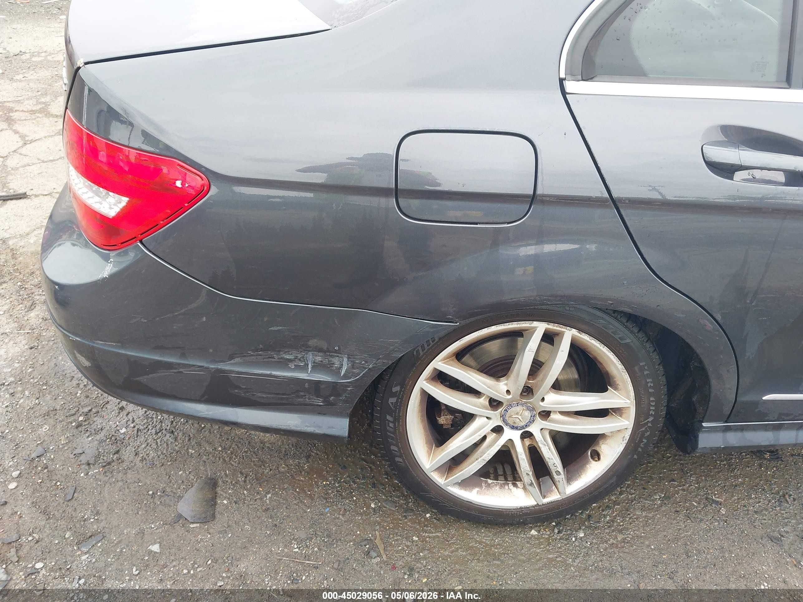 2013 Mercedes-benz C 300 Sport 4matic Синий vin: WDDGF8AB6DR296709