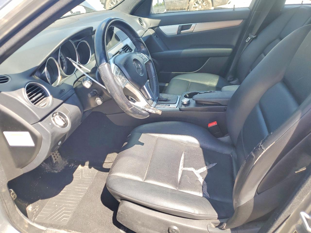 2013 Mercedes-benz C 300 4matic Серебряный vin: WDDGF8AB6DR301357