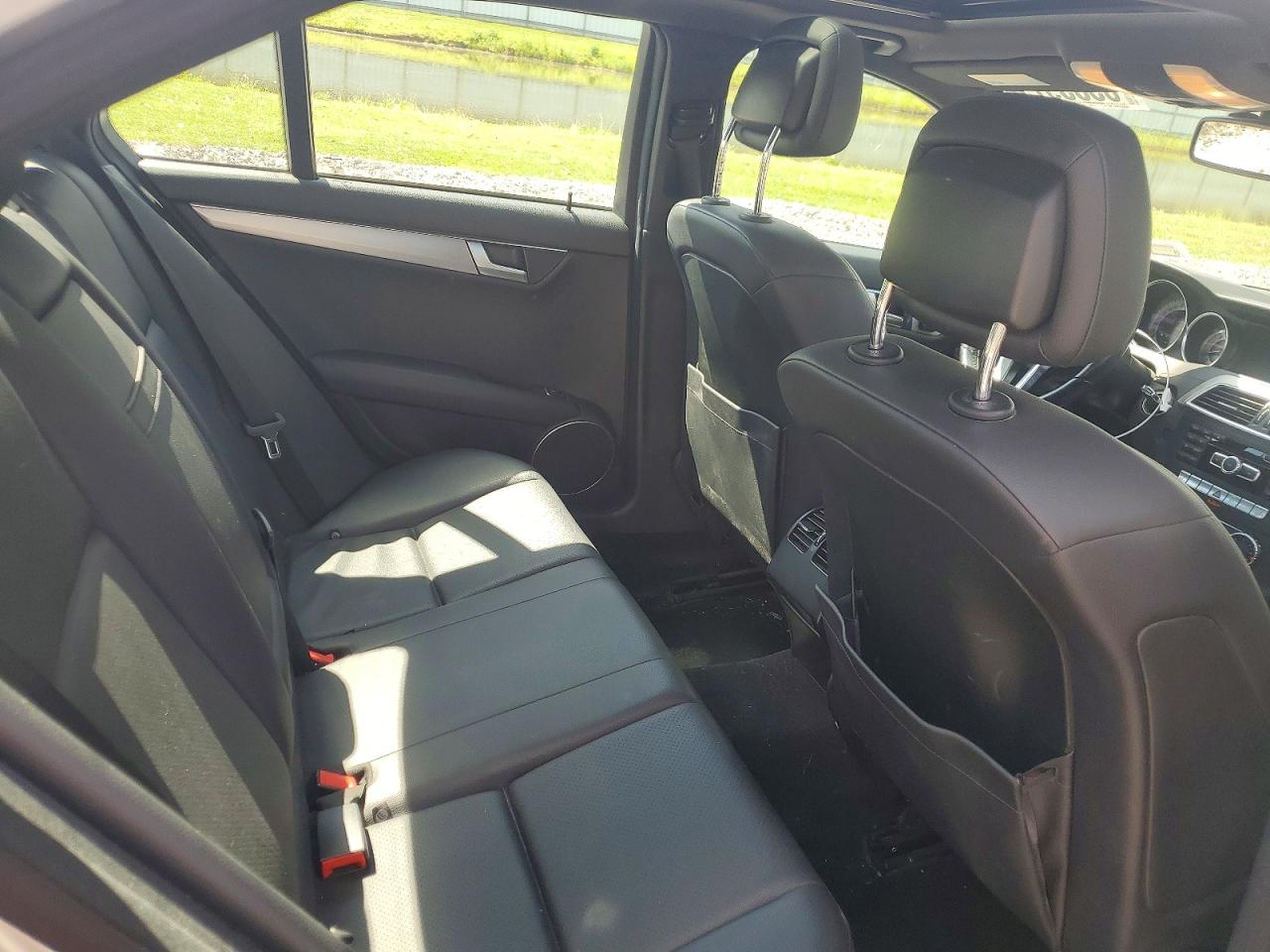 2013 Mercedes-benz C 300 4matic Серебряный vin: WDDGF8AB6DR301357