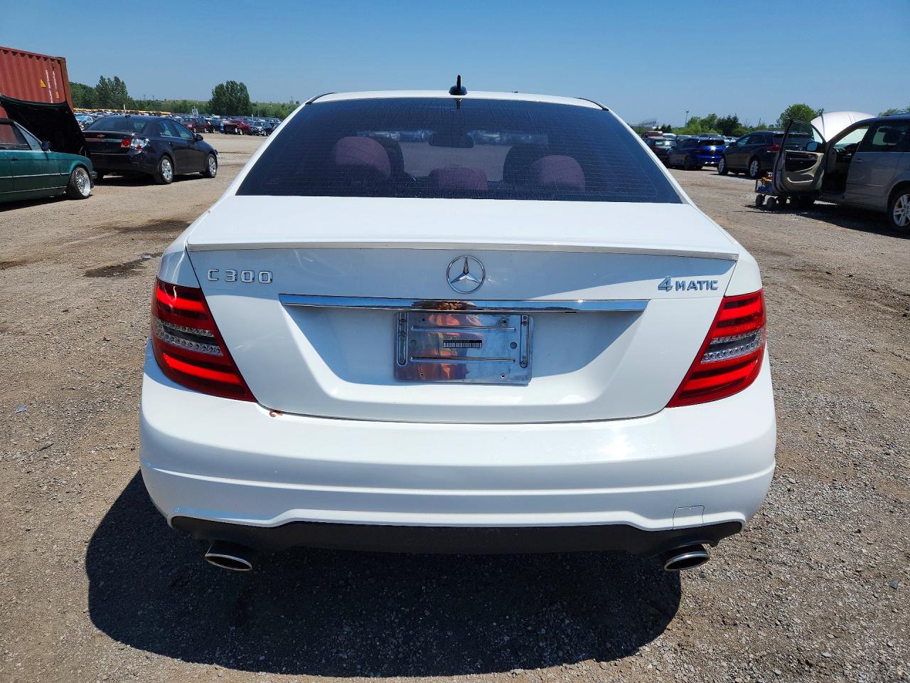2014 Mercedes-benz C 300 4matic Белый vin: WDDGF8AB6EA915597