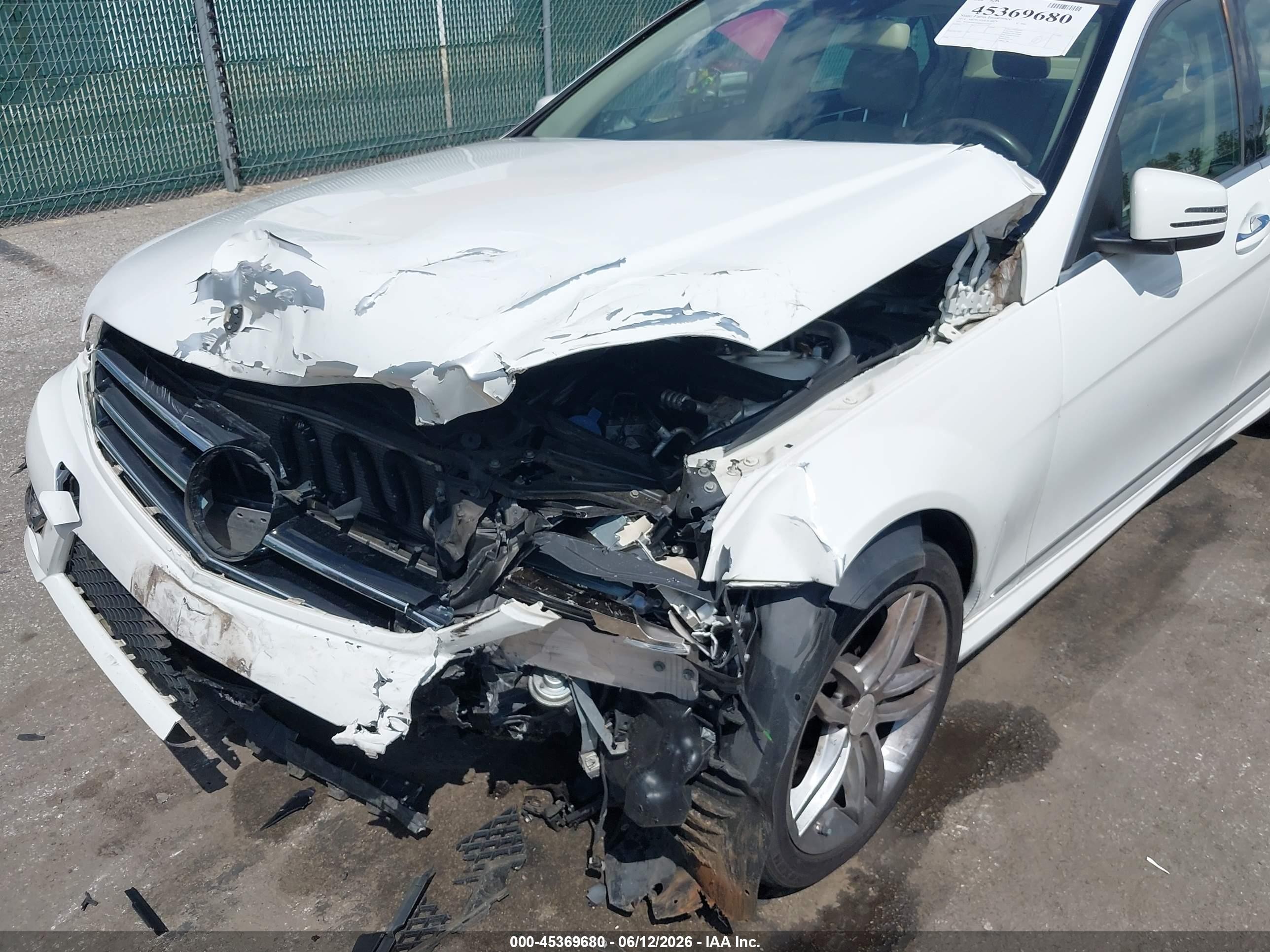 2014 Mercedes-benz C 300 Sport 4matic White vin: WDDGF8AB6EG250780