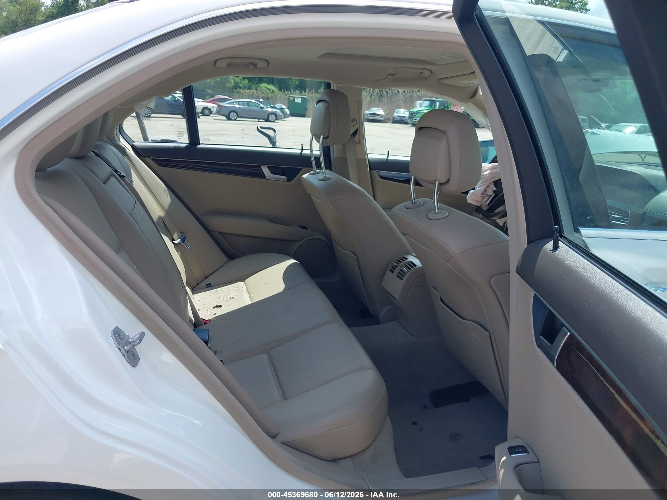 2014 Mercedes-benz C 300 Sport 4matic White vin: WDDGF8AB6EG250780