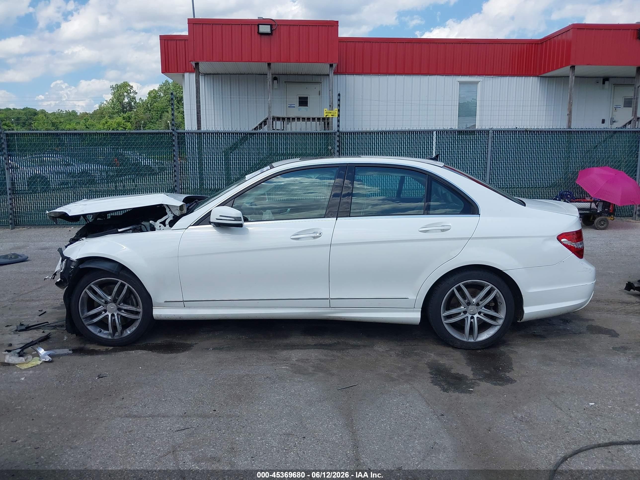 2014 Mercedes-benz C 300 Sport 4matic White vin: WDDGF8AB6EG250780