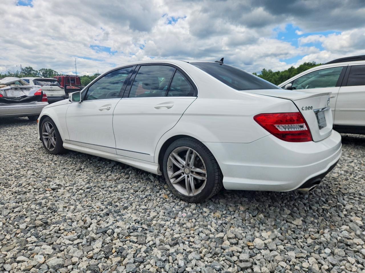 2014 Mercedes-benz C 300 4matic White vin: WDDGF8AB6ER317155