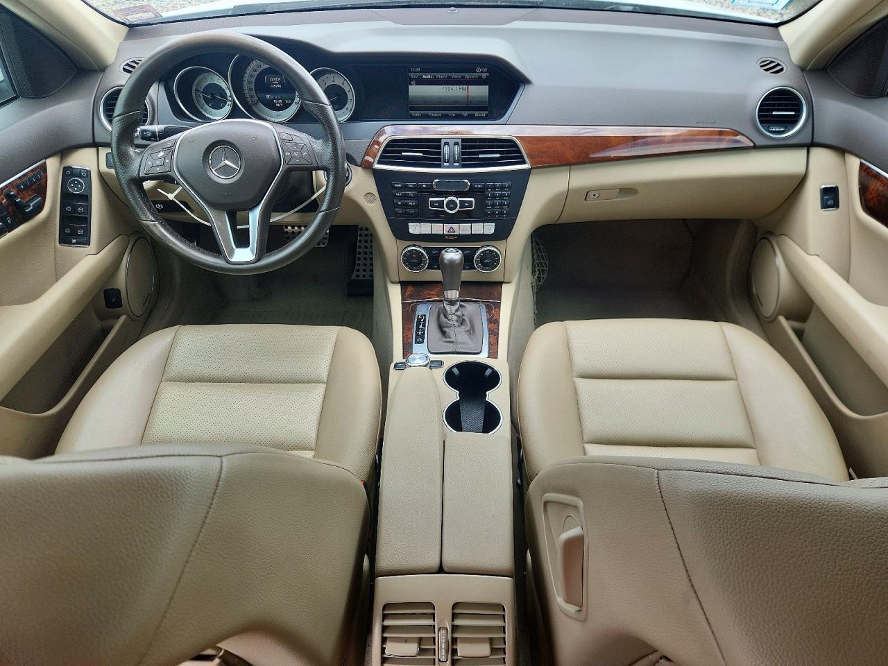 2014 Mercedes-benz C 300 4matic White vin: WDDGF8AB6ER317155