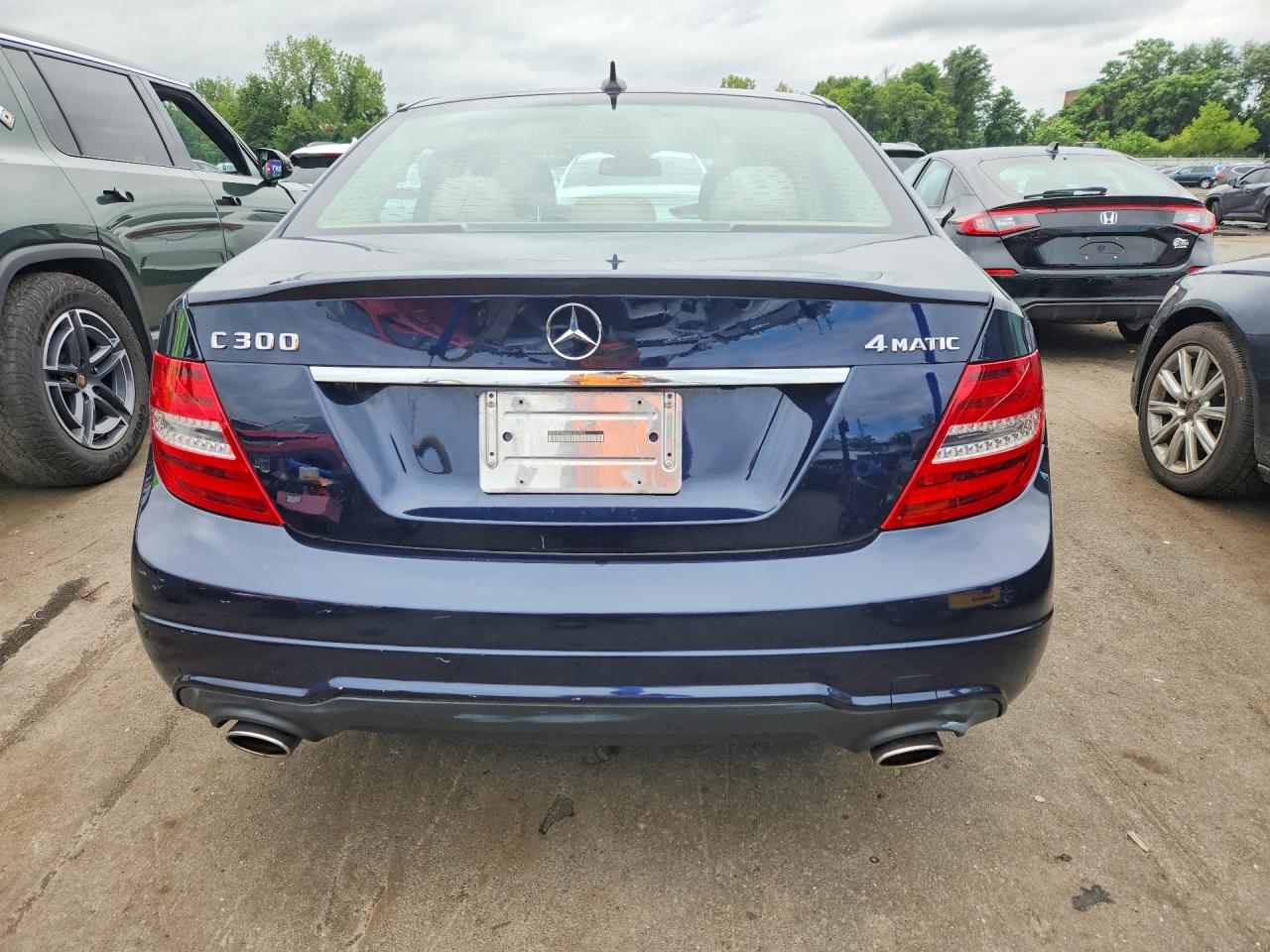 2014 Mercedes-benz C 300 4matic Blue vin: WDDGF8AB6ER322923
