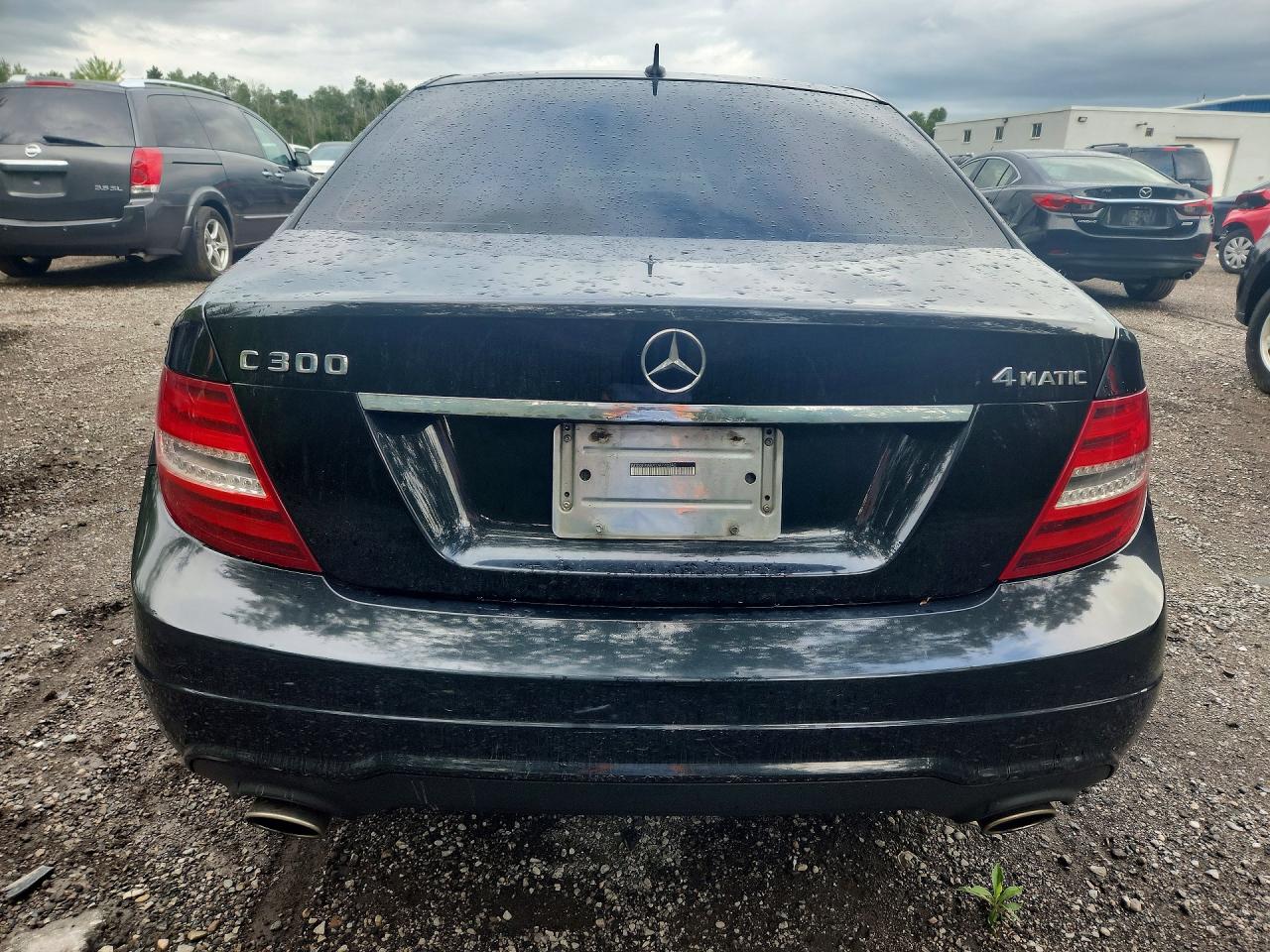 2013 Mercedes-benz C 300 4matic Черный vin: WDDGF8AB7DA772240