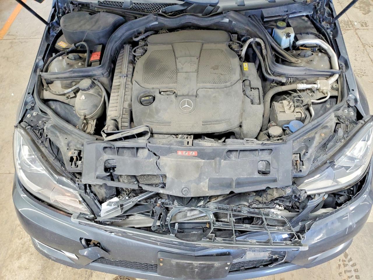 2013 Mercedes-benz C 300 4matic Gray vin: WDDGF8AB7DA812977