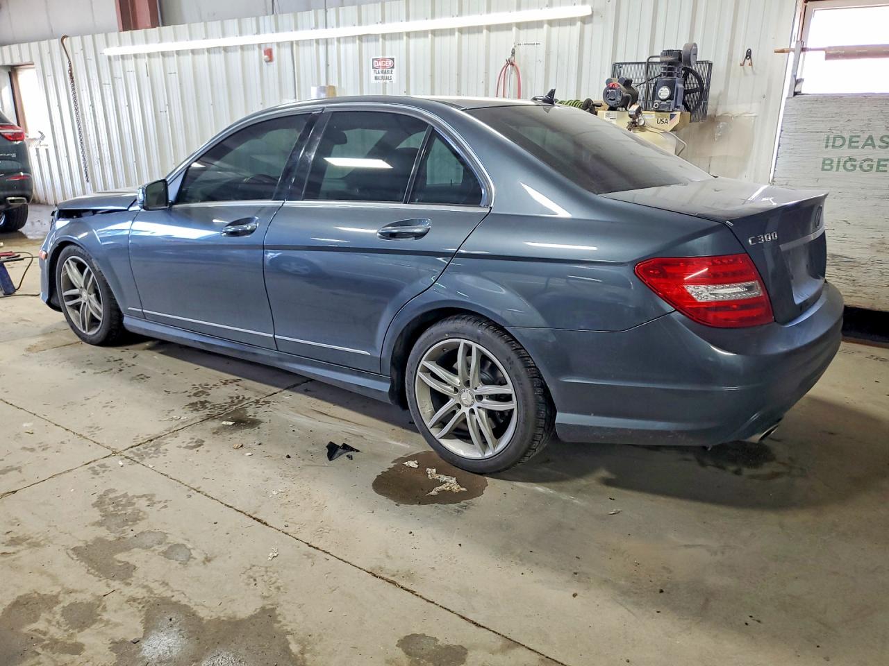 2013 Mercedes-benz C 300 4matic Gray vin: WDDGF8AB7DA812977
