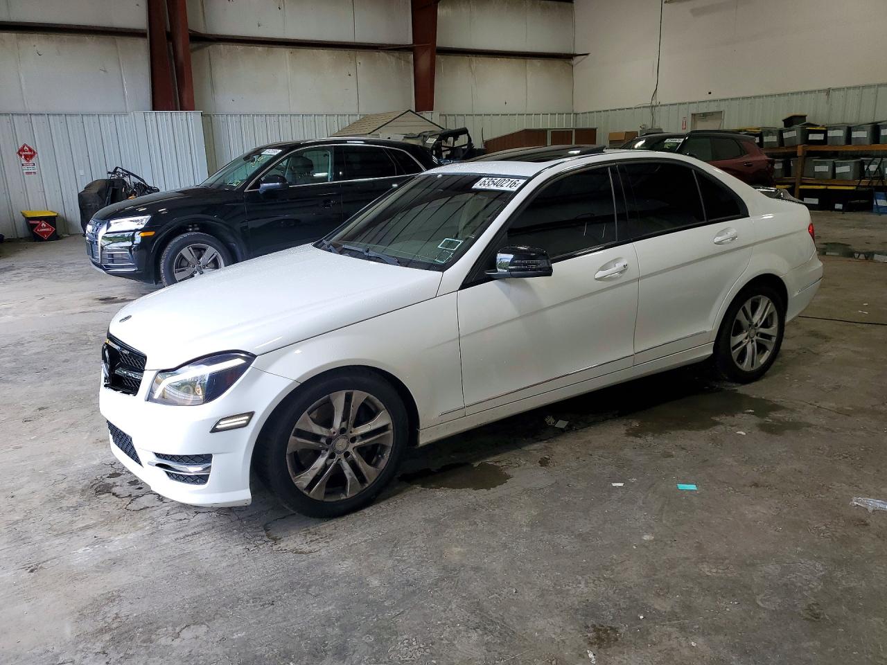 2013 Mercedes-benz C 300 4matic Белый vin: WDDGF8AB7DG051011