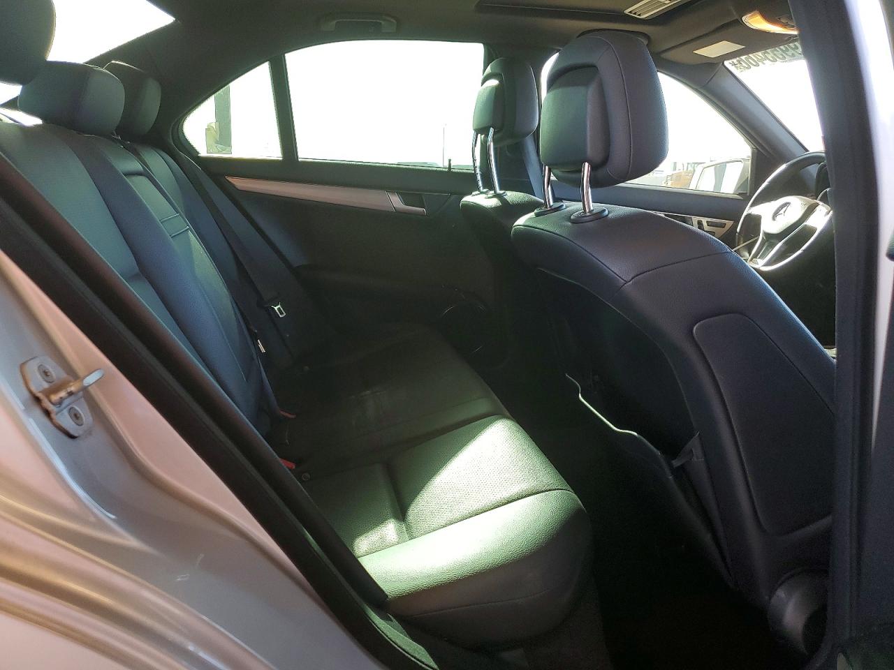 2013 Mercedes-benz C 300 4matic Silver vin: WDDGF8AB7DG121025